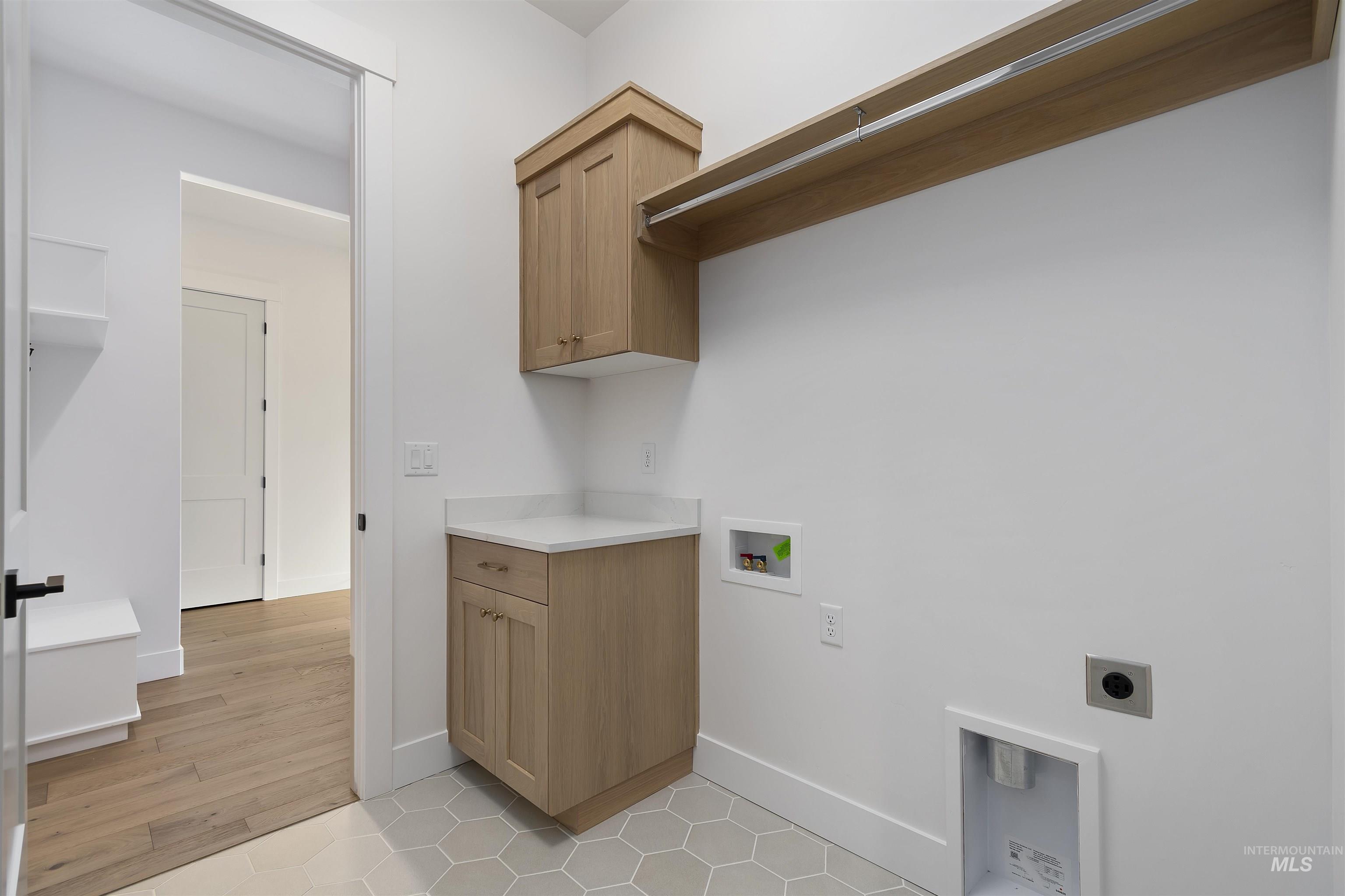 6402 E One Tree Place, Eagle, Idaho 83629, 3 Bedrooms, 2 Bathrooms, Residential For Sale, Price $719,880,MLS 98971066