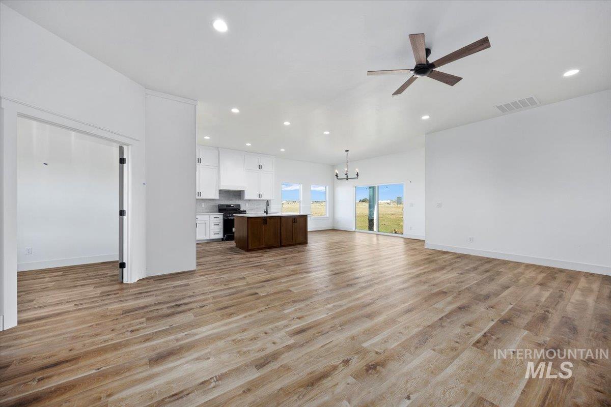 41 Sunset Loop, Jerome, Idaho 83338, 3 Bedrooms, 2 Bathrooms, Residential For Sale, Price $534,900, 98971081