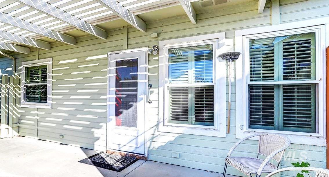 8989 W Landmark, Boise, Idaho 83704, 2 Bedrooms, 2 Bathrooms, Residential For Sale, Price $369,900,MLS 98971089