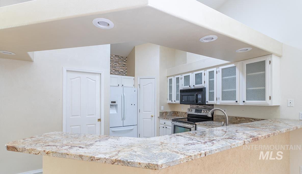 8989 W Landmark, Boise, Idaho 83704, 2 Bedrooms, 2 Bathrooms, Residential For Sale, Price $369,900,MLS 98971089