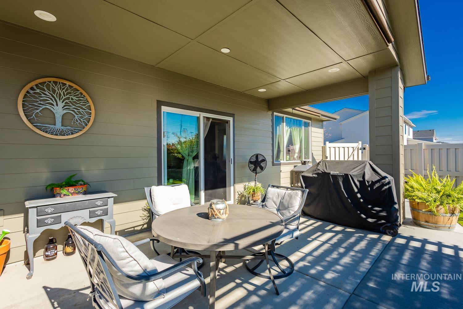 View of patio / terrace with outdoor dining space