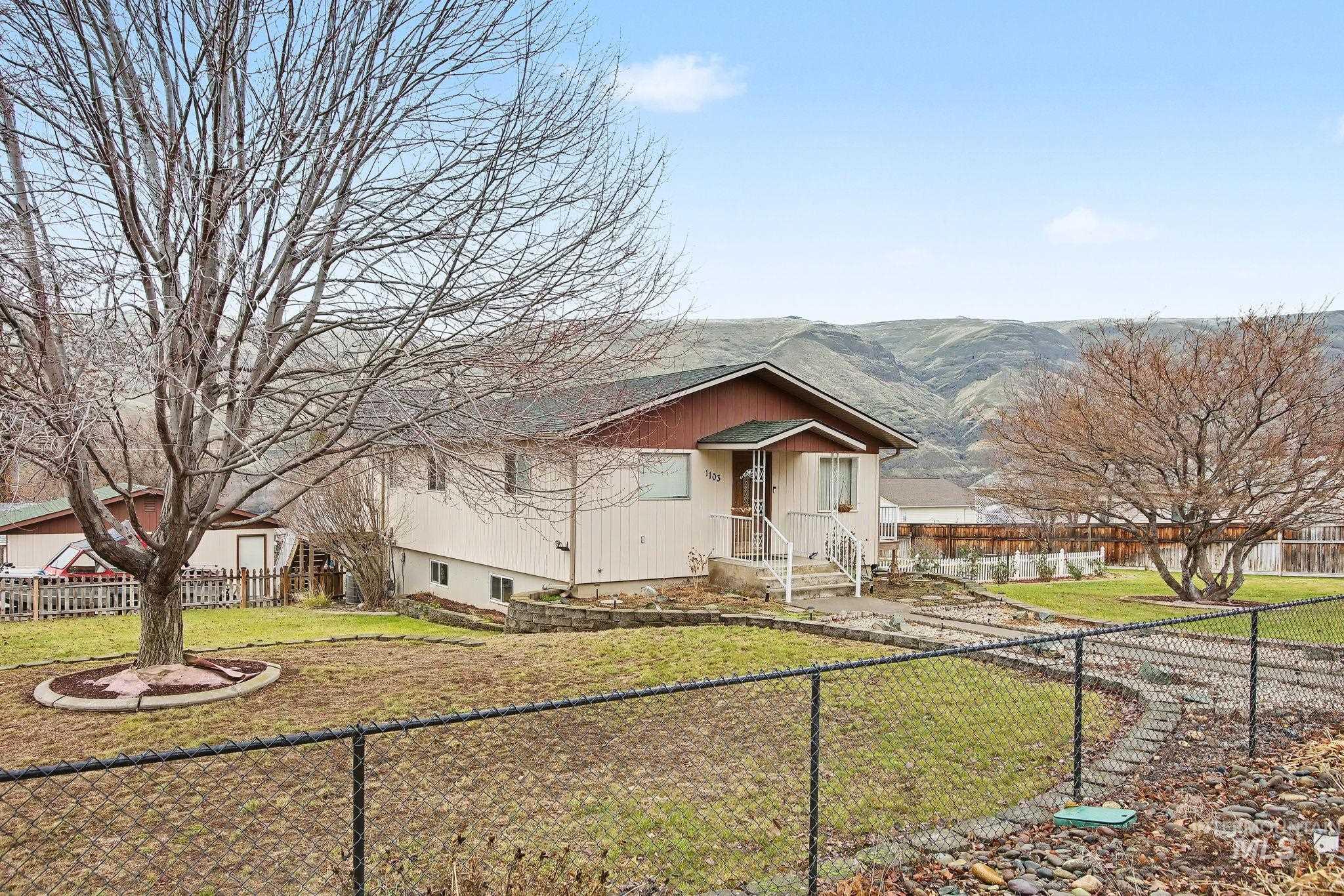 1103 3rd Street, Asotin, Washington 99402, 5 Bedrooms, 2 Bathrooms, Residential For Sale, Price $498,000, 98971109