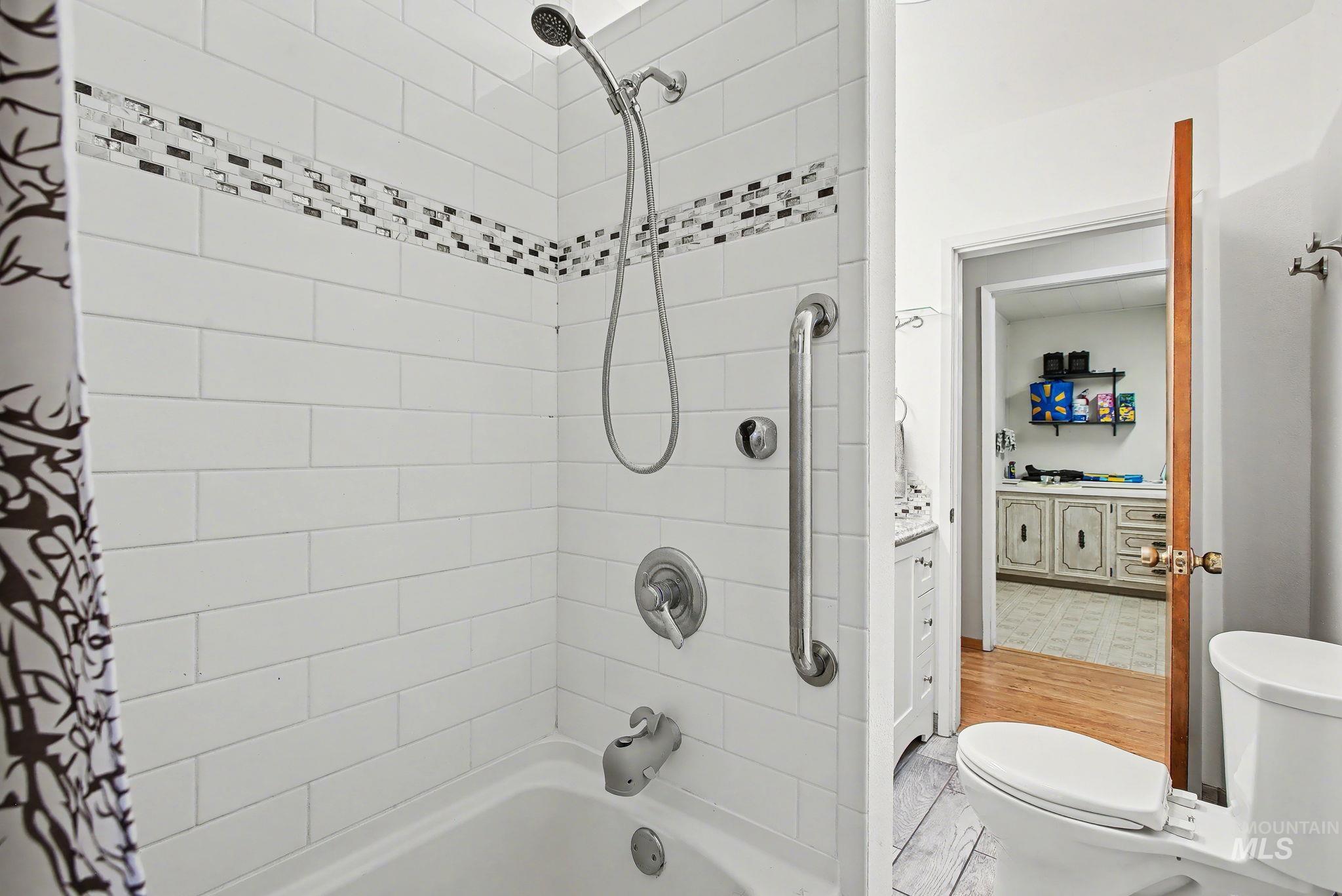 1103 3rd Street, Asotin, Washington 99402, 5 Bedrooms, 2 Bathrooms, Residential For Sale, Price $498,000, 98971109