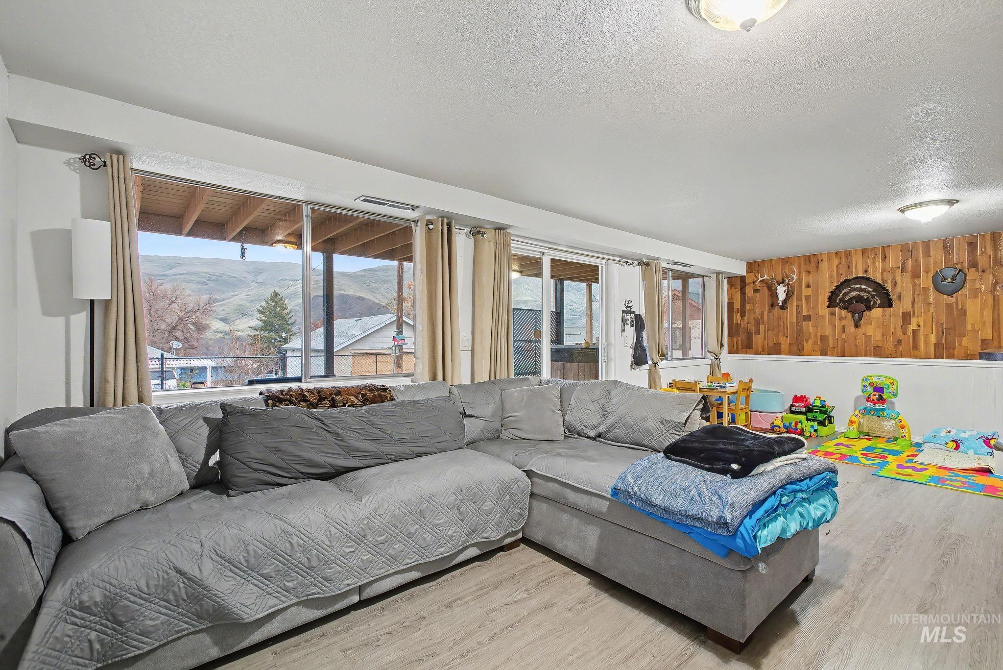 1103 3rd Street, Asotin, Washington 99402, 5 Bedrooms, 2 Bathrooms, Residential For Sale, Price $498,000, 98971109