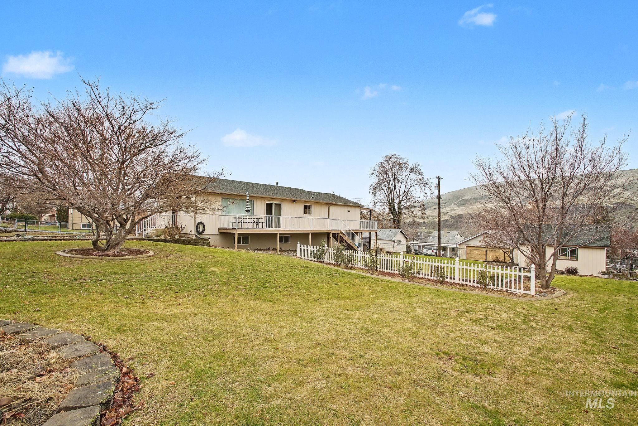 1103 3rd Street, Asotin, Washington 99402, 5 Bedrooms, 2 Bathrooms, Residential For Sale, Price $499,000,MLS 98971109