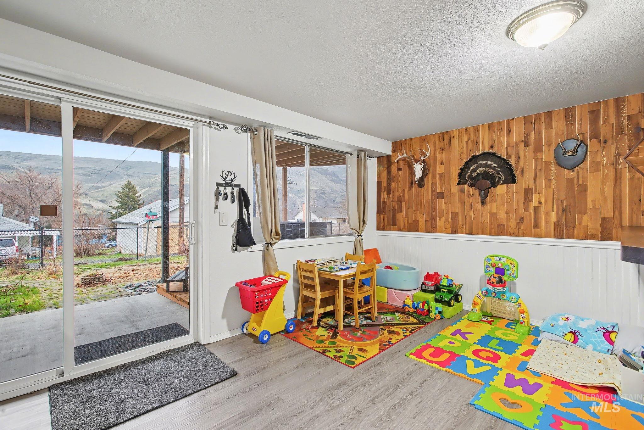 1103 3rd Street, Asotin, Washington 99402, 5 Bedrooms, 2 Bathrooms, Residential For Sale, Price $499,000,MLS 98971109