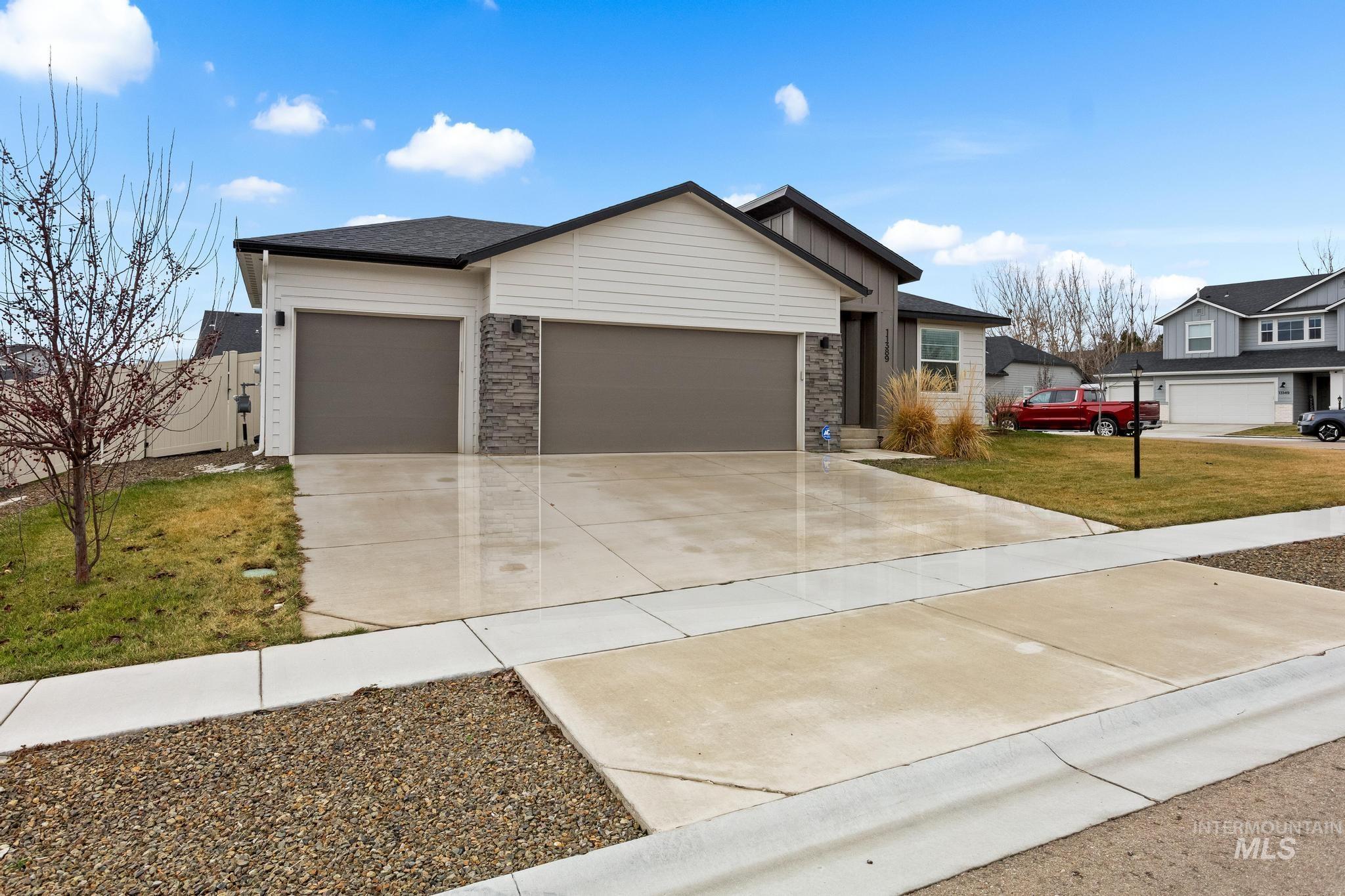 11389 W Tiekel River Street, Nampa, Idaho 83686, 3 Bedrooms, 2 Bathrooms, Residential For Sale, Price $419,999,MLS 98971117