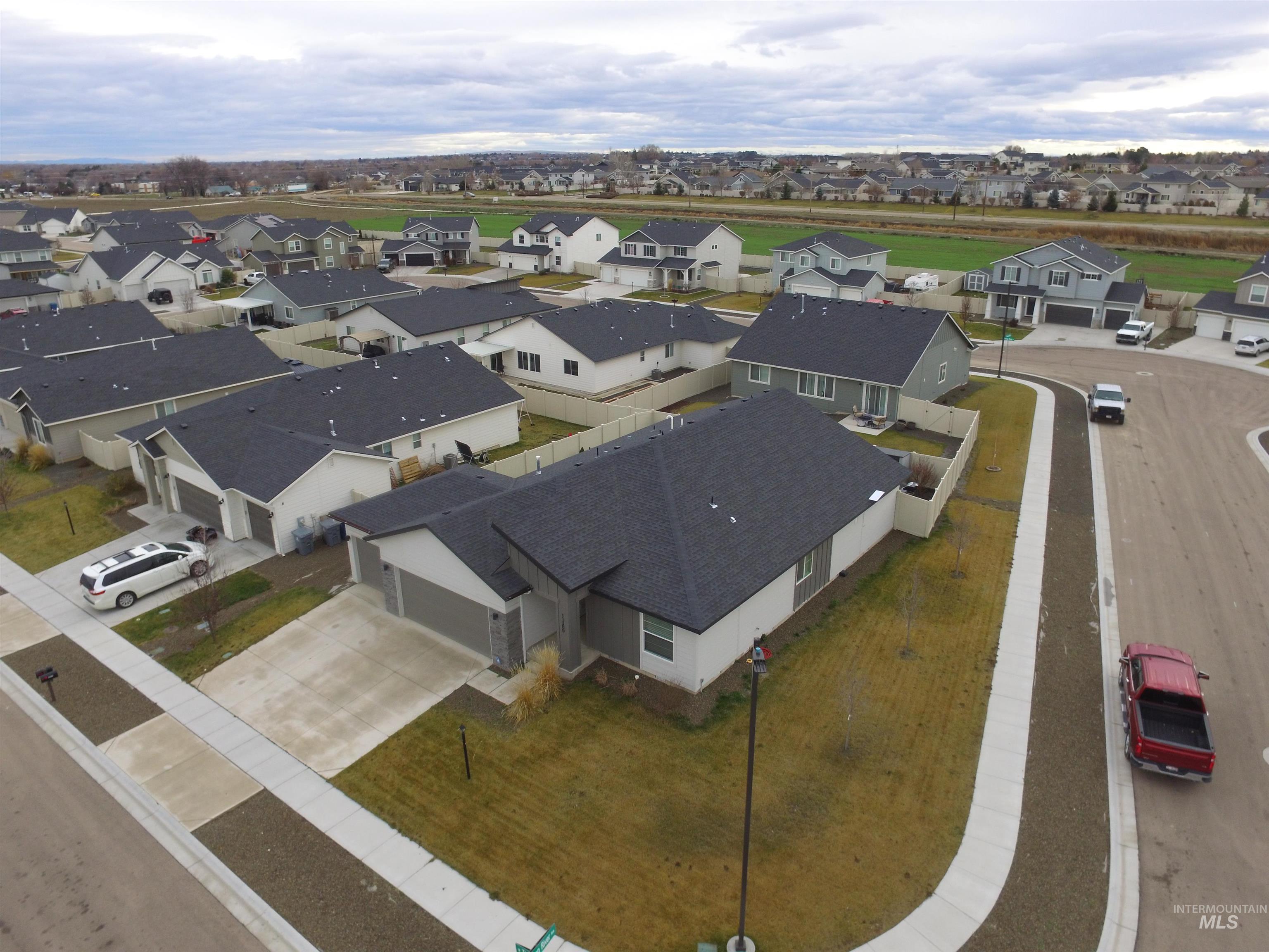 11389 W Tiekel River Street, Nampa, Idaho 83686, 3 Bedrooms, 2 Bathrooms, Residential For Sale, Price $419,999,MLS 98971117