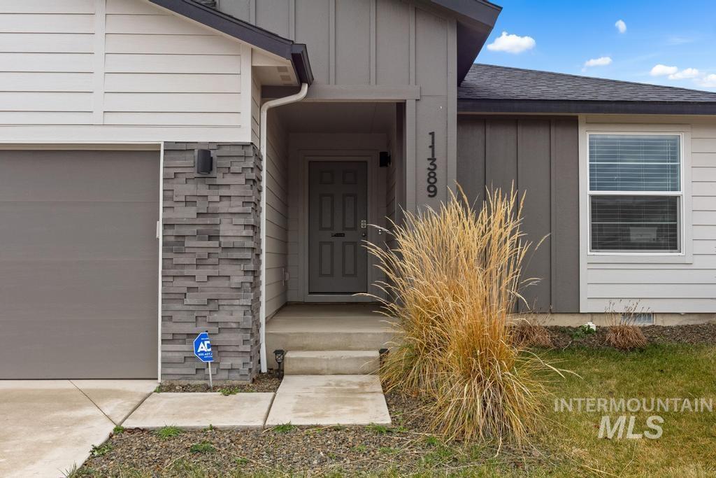 11389 W Tiekel River Street, Nampa, Idaho 83686, 3 Bedrooms, 2 Bathrooms, Residential For Sale, Price $419,999,MLS 98971117