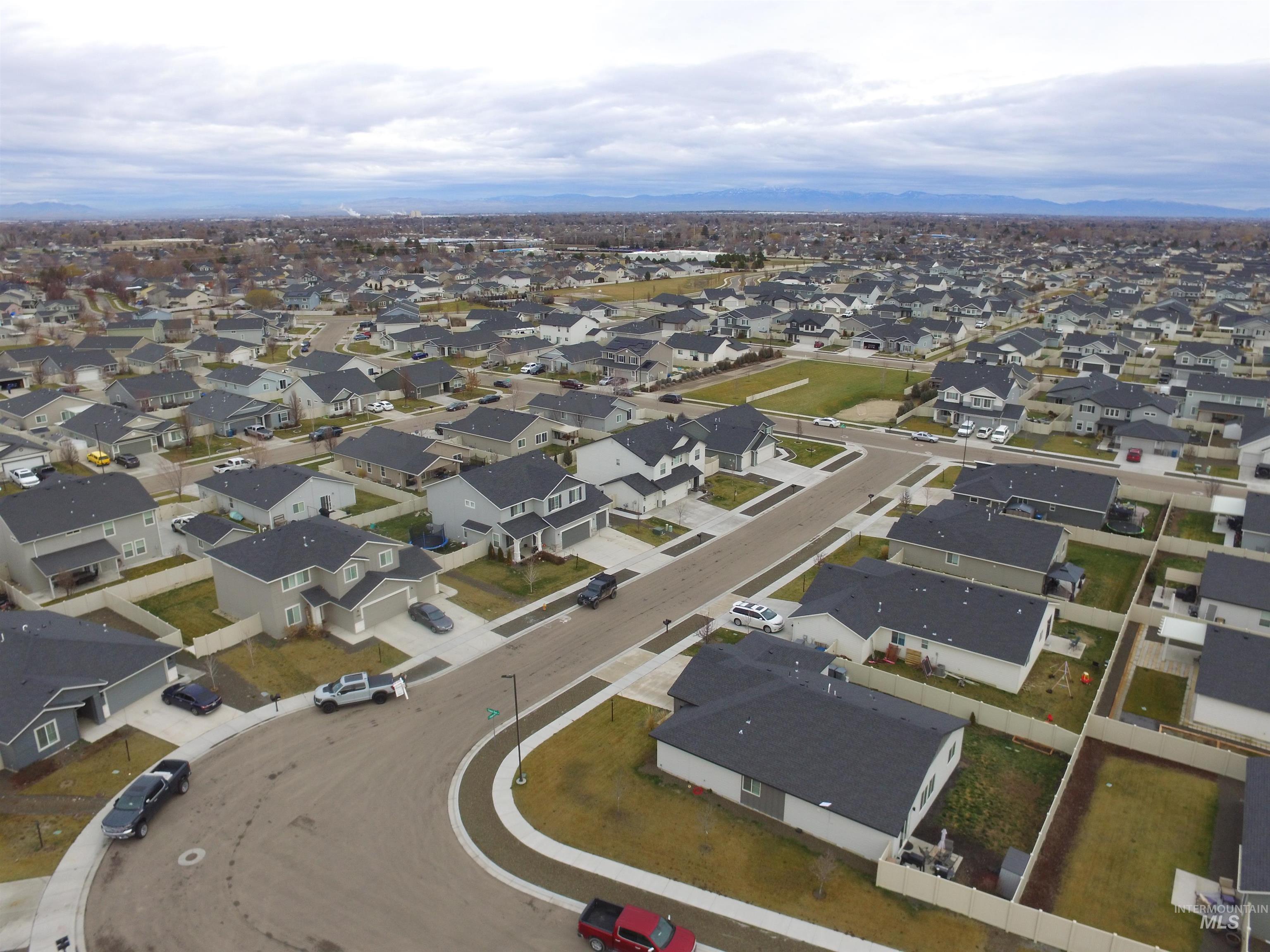 11389 W Tiekel River Street, Nampa, Idaho 83686, 3 Bedrooms, 2 Bathrooms, Residential For Sale, Price $419,999,MLS 98971117