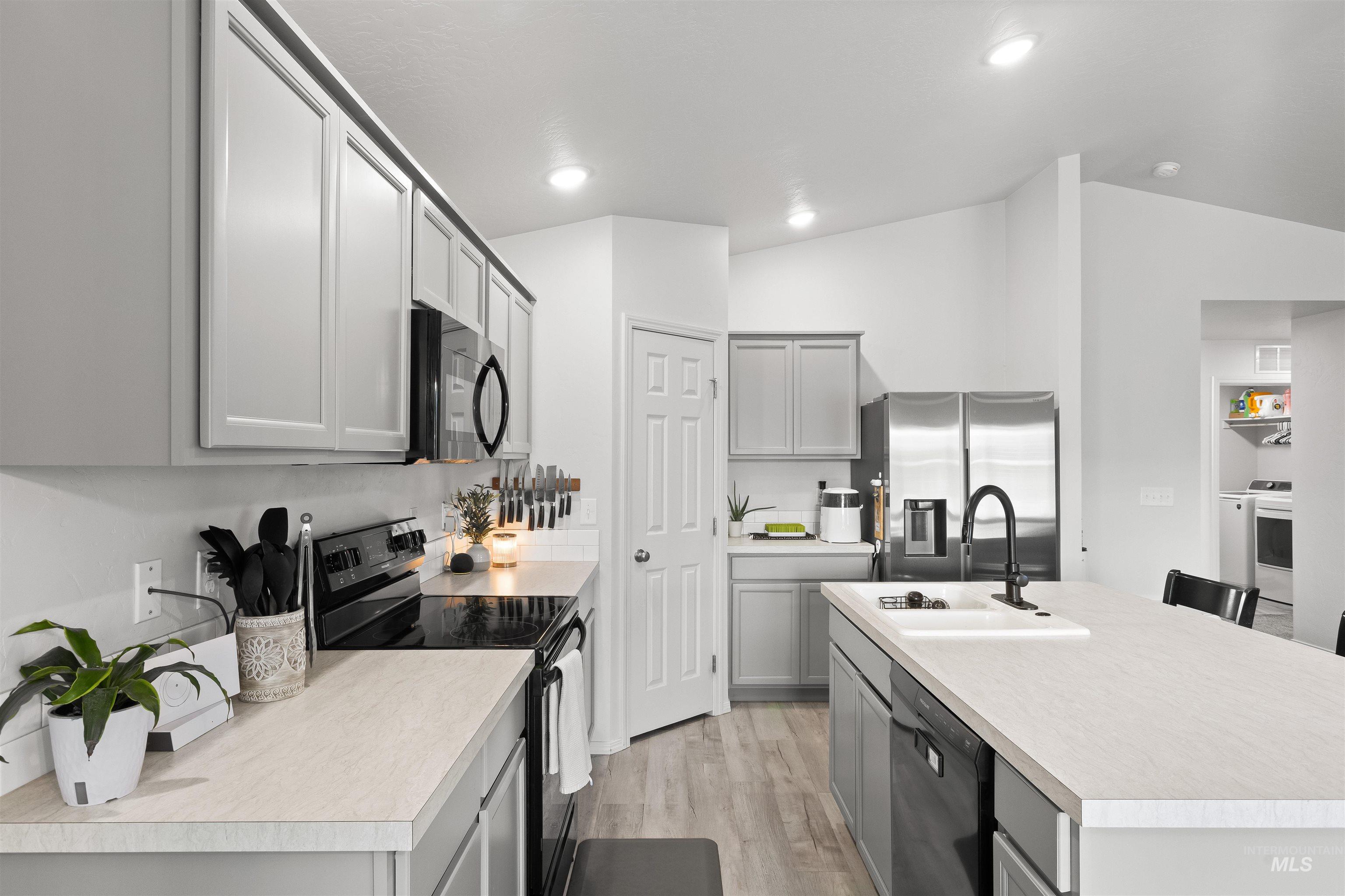 11389 W Tiekel River Street, Nampa, Idaho 83686, 3 Bedrooms, 2 Bathrooms, Residential For Sale, Price $419,999,MLS 98971117