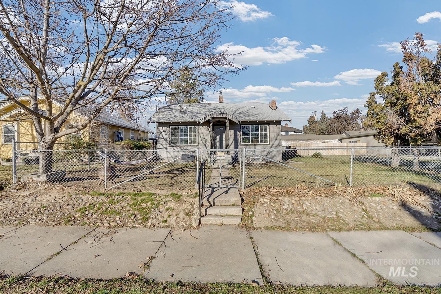 111 19th Ave South, Nampa, Idaho 83651, 4 Bedrooms, 2 Bathrooms, Residential For Sale, Price $375,000,MLS 98971121