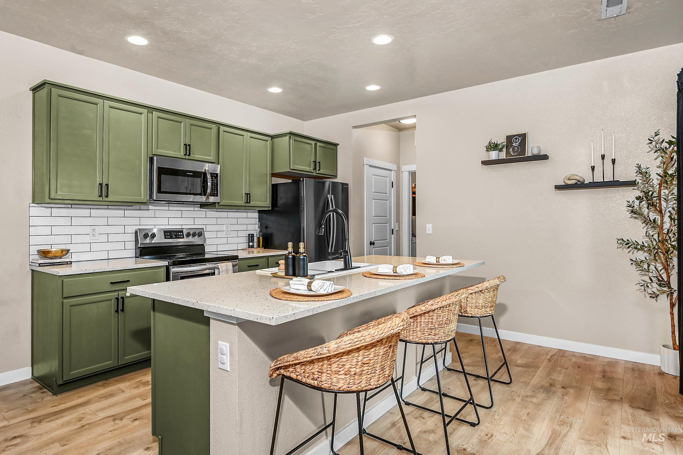 188 S Echo Canyon Avenue, Meridian, Idaho 83642-5406, 3 Bedrooms, 2 Bathrooms, Residential For Sale, Price $425,000, 98971122