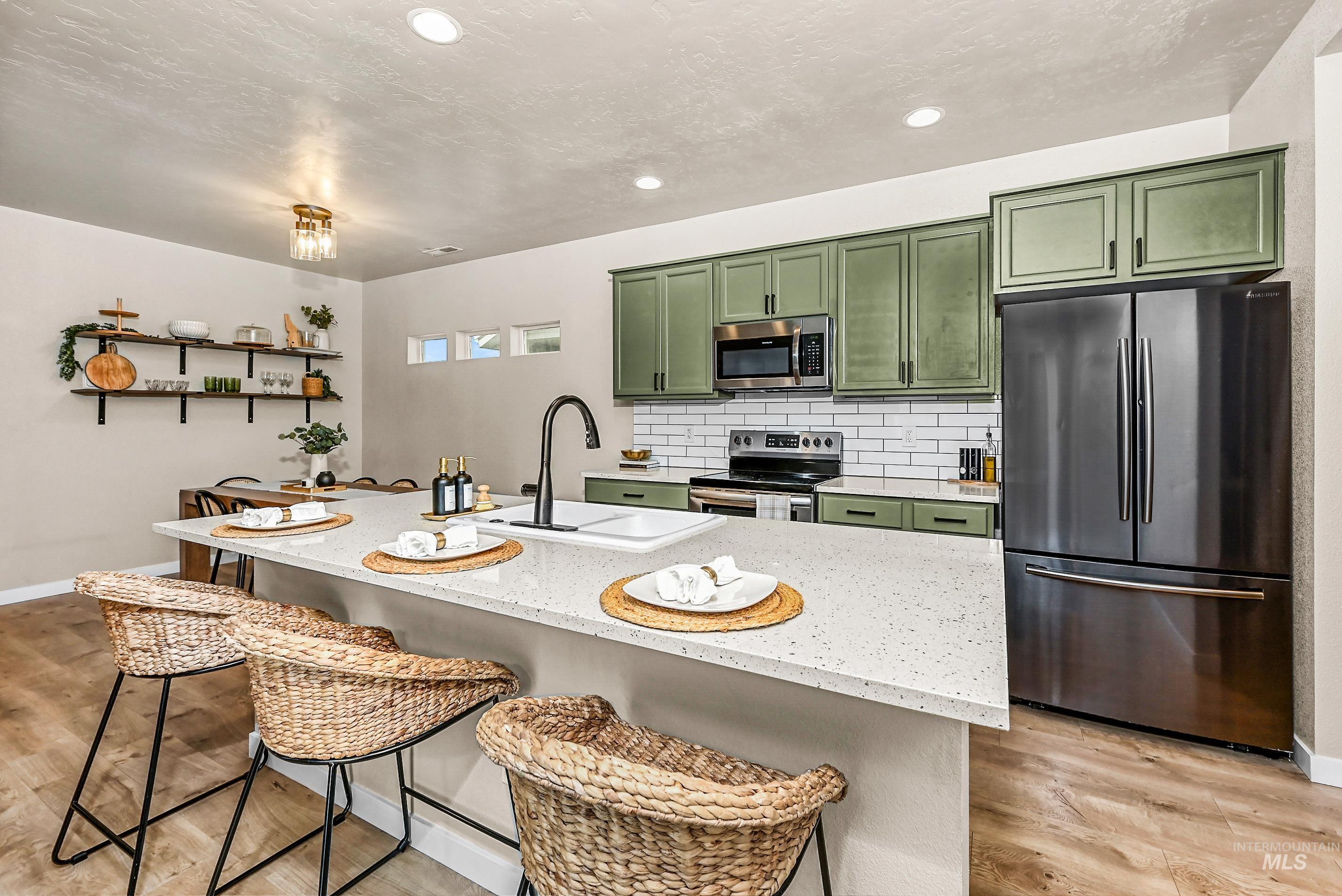 188 S Echo Canyon Avenue, Meridian, Idaho 83642-5406, 3 Bedrooms, 2 Bathrooms, Residential For Sale, Price $425,000, 98971122