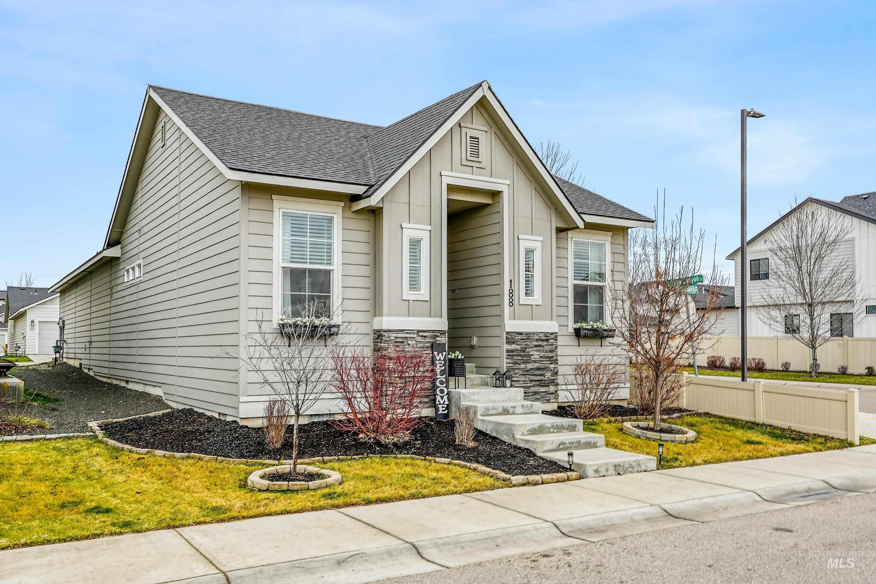 188 S Echo Canyon Avenue, Meridian, Idaho 83642-5406, 3 Bedrooms, 2 Bathrooms, Residential For Sale, Price $425,000, 98971122