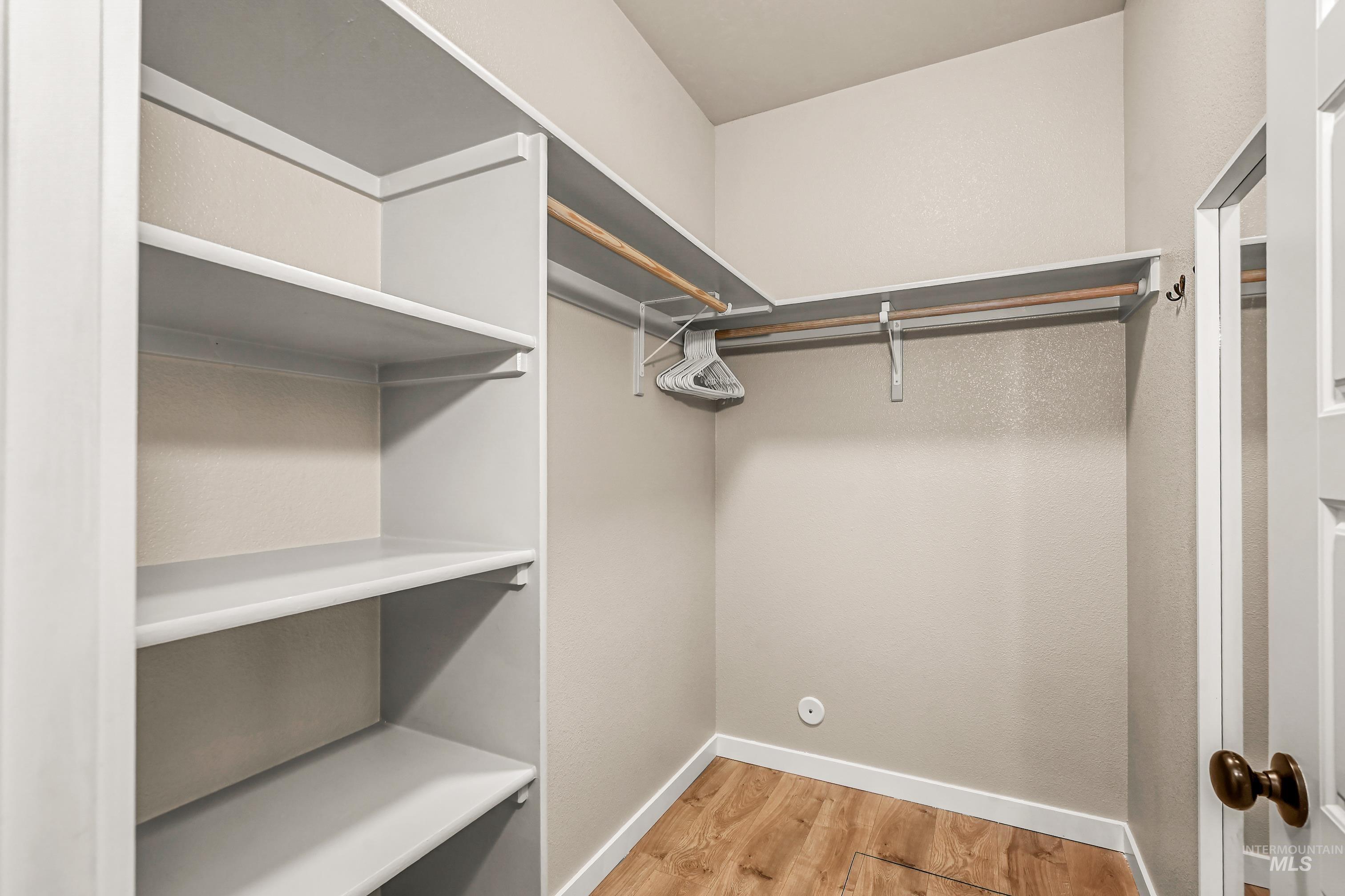 188 S Echo Canyon Avenue, Meridian, Idaho 83642-5406, 3 Bedrooms, 2 Bathrooms, Residential For Sale, Price $425,000, 98971122