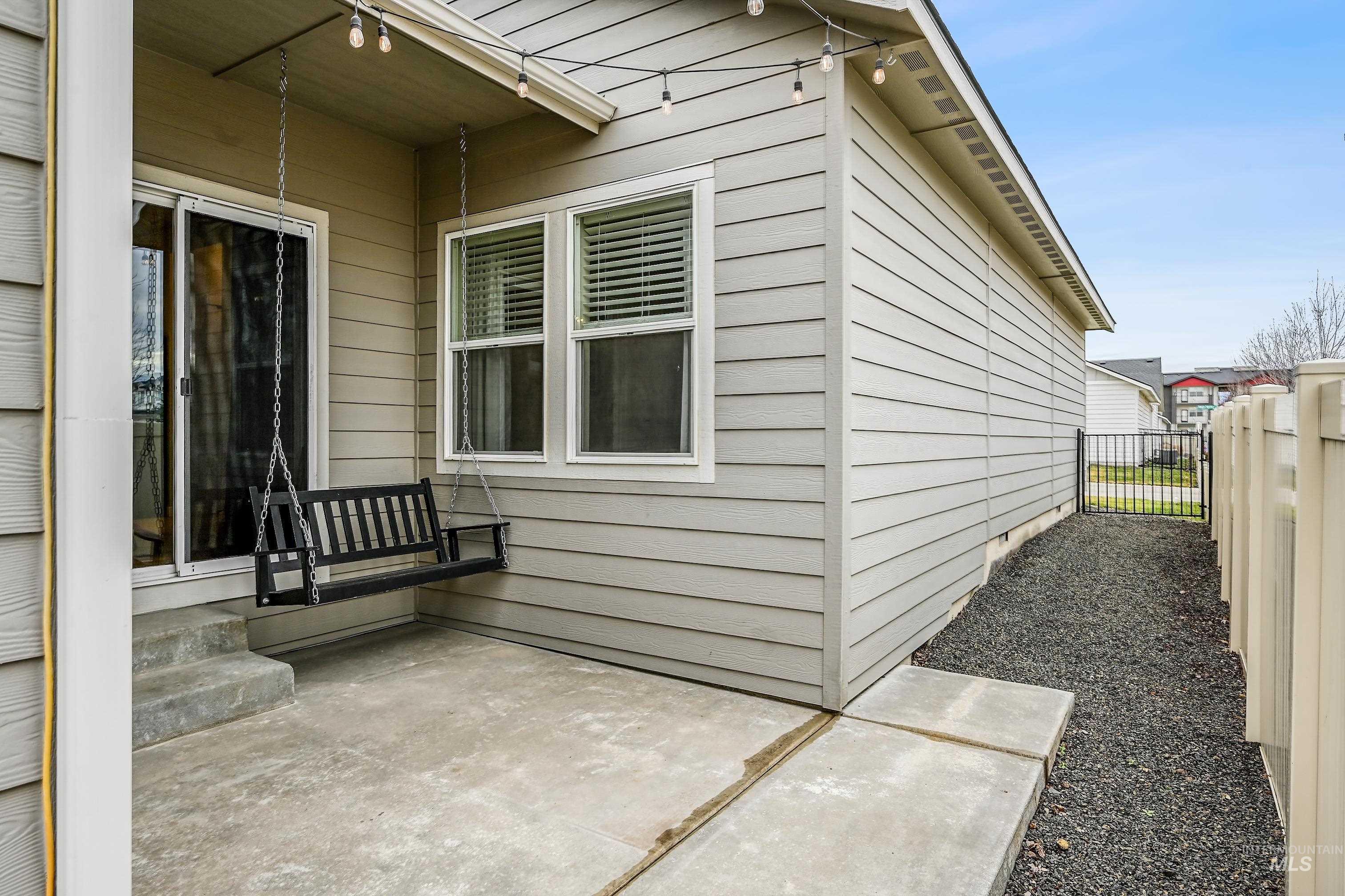 188 S Echo Canyon Avenue, Meridian, Idaho 83642-5406, 3 Bedrooms, 2 Bathrooms, Residential For Sale, Price $425,000, 98971122