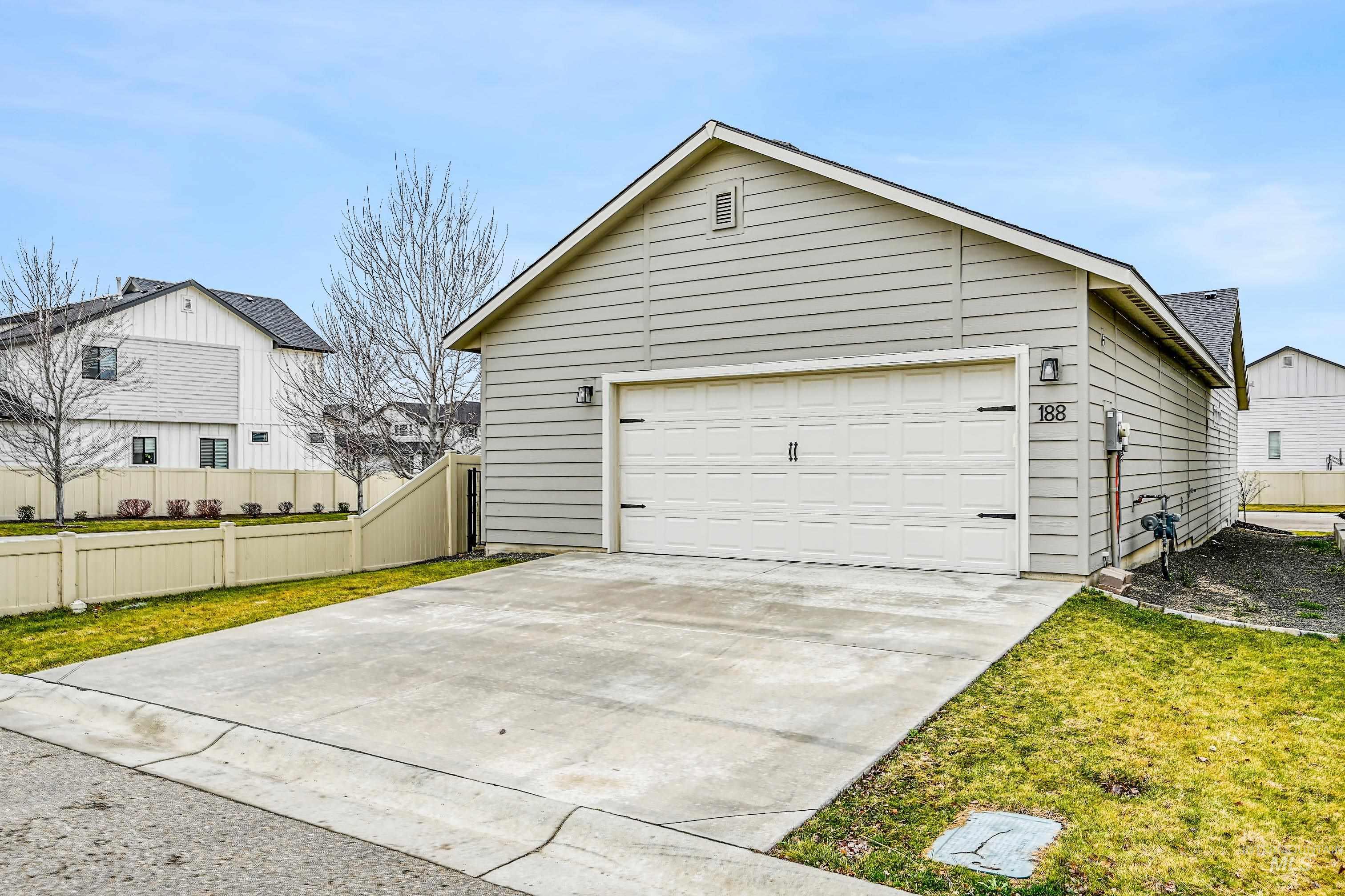 188 S Echo Canyon Avenue, Meridian, Idaho 83642-5406, 3 Bedrooms, 2 Bathrooms, Residential For Sale, Price $425,000, 98971122