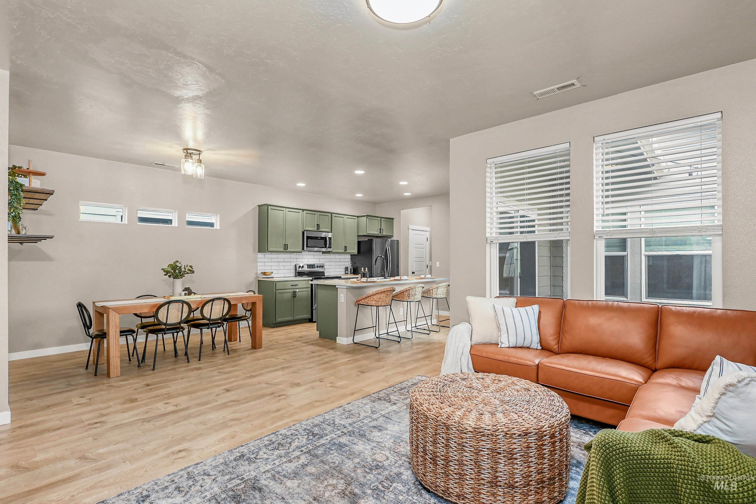 188 S Echo Canyon Avenue, Meridian, Idaho 83642-5406, 3 Bedrooms, 2 Bathrooms, Residential For Sale, Price $425,000, 98971122