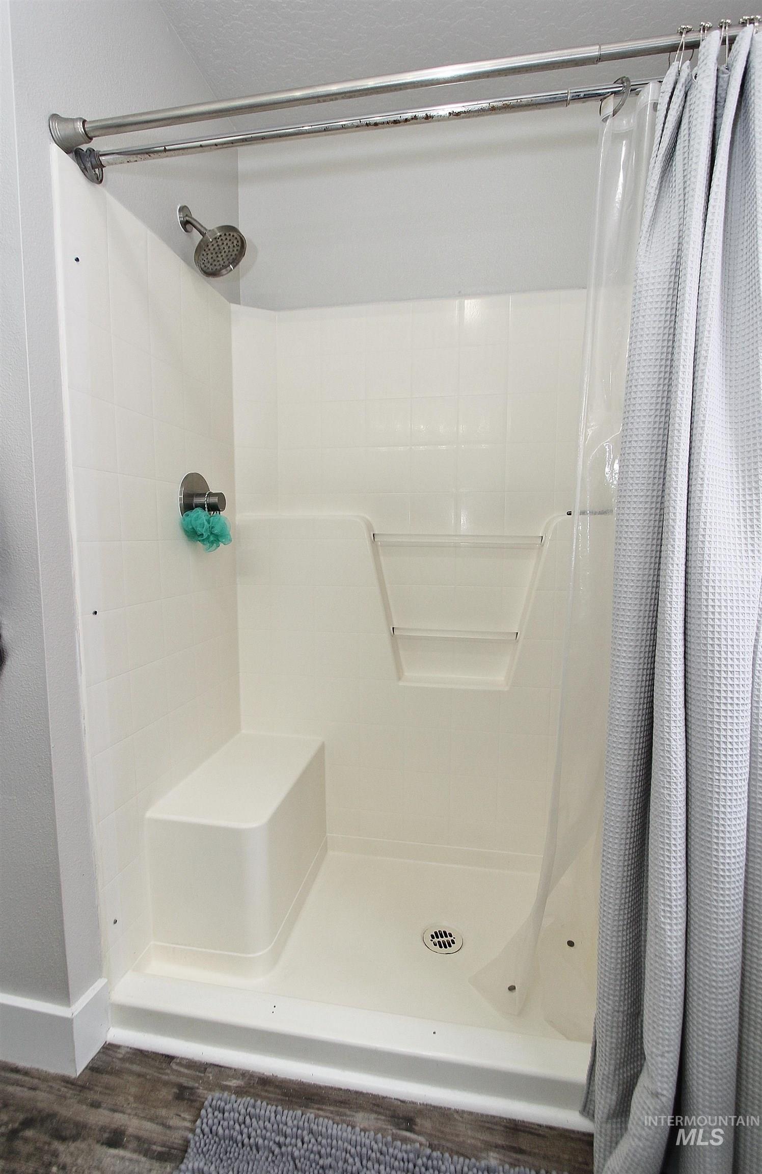 516 Arrowhead Dr, Nampa, Idaho 83686, 3 Bedrooms, 2 Bathrooms, Residential For Sale, Price $339,900,MLS 98971127