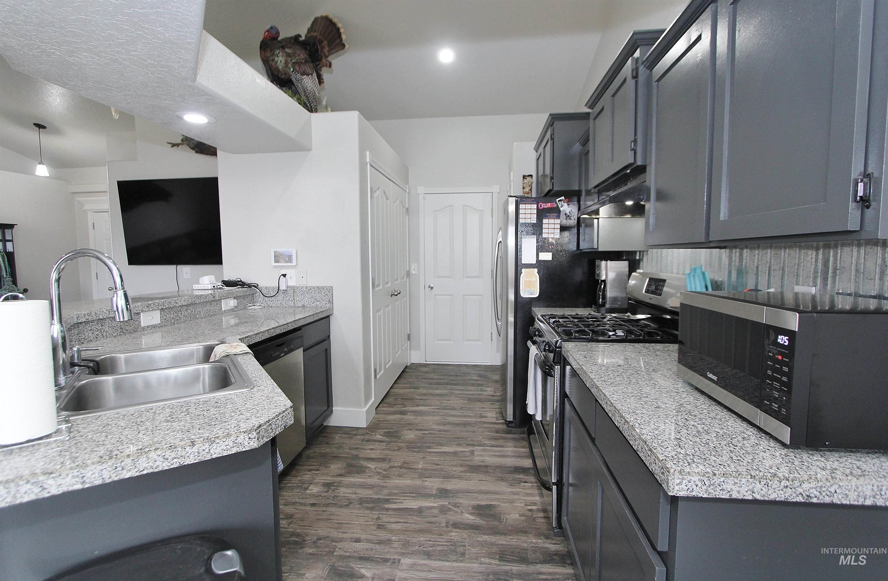 516 Arrowhead Dr, Nampa, Idaho 83686, 3 Bedrooms, 2 Bathrooms, Residential For Sale, Price $339,900,MLS 98971127