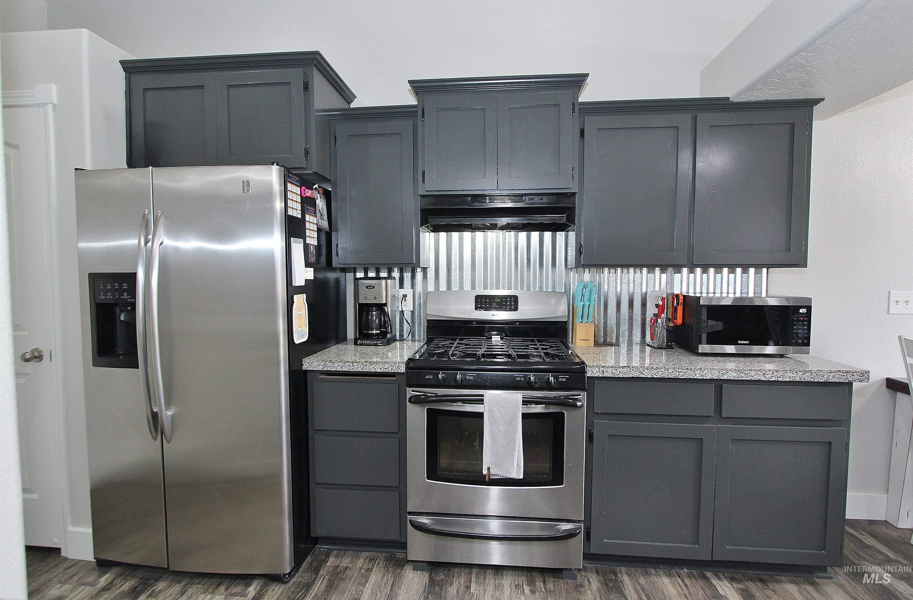 516 Arrowhead Dr, Nampa, Idaho 83686, 3 Bedrooms, 2 Bathrooms, Residential For Sale, Price $339,900,MLS 98971127