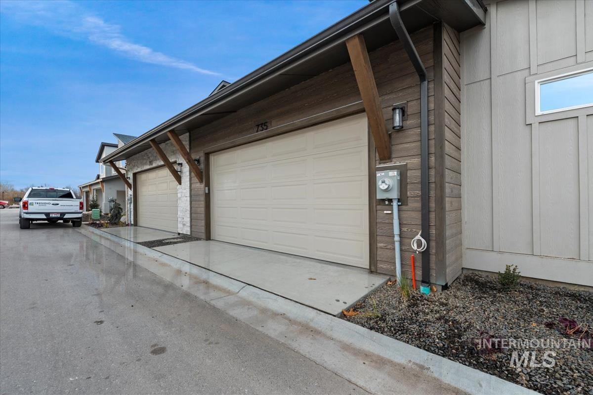 735 S Calhoun Ln, Star, Idaho 83669, 3 Bedrooms, 2.5 Bathrooms, Residential For Sale, Price $593,880,MLS 98971128