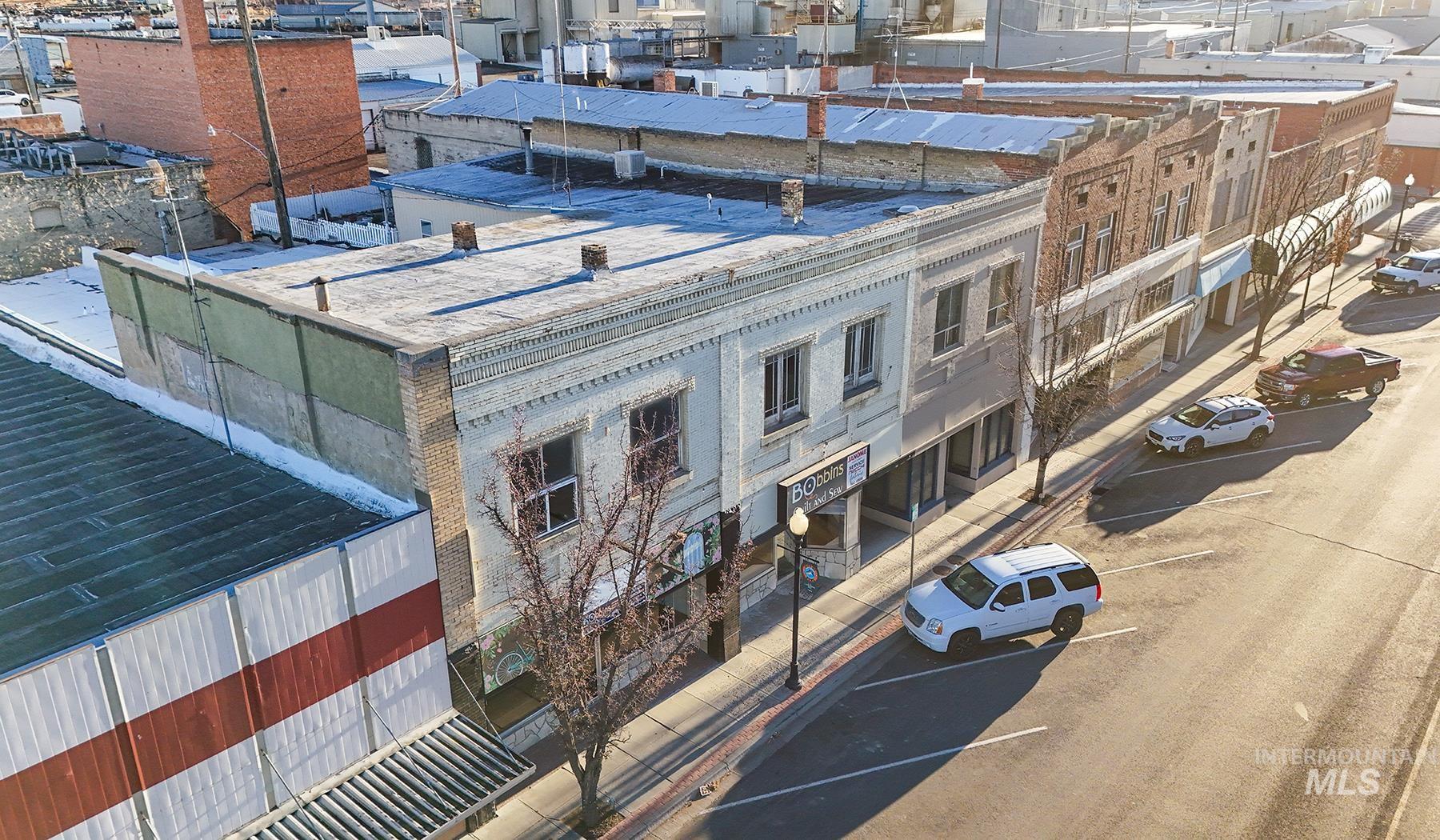 1005 & 1007 Main St, Buhl, Idaho 83316-1627, 3 Bedrooms, 16 Rooms, Business/Commercial For Sale, Price $439,900,MLS 98971129