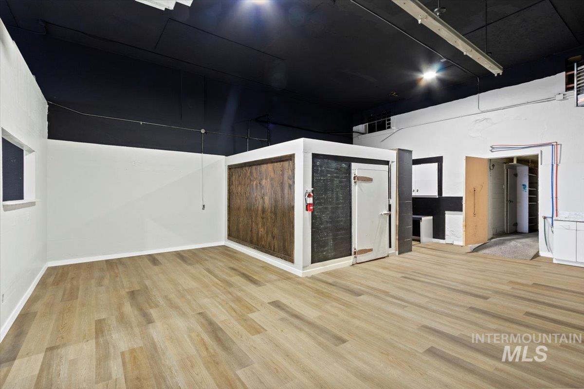 1005 & 1007 Main St, Buhl, Idaho 83316-1627, 3 Bedrooms, 16 Rooms, Business/Commercial For Sale, Price $439,900,MLS 98971129