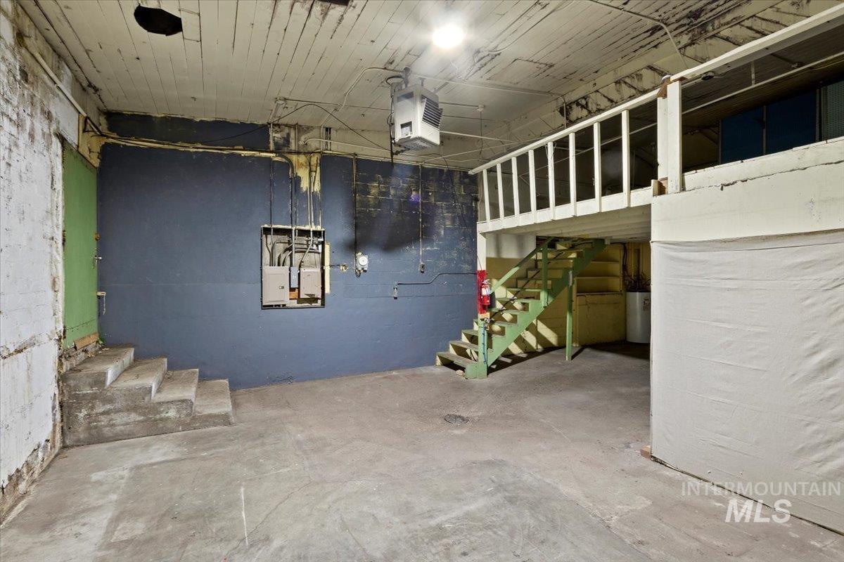 1005 & 1007 Main St, Buhl, Idaho 83316-1627, 3 Bedrooms, 16 Rooms, Business/Commercial For Sale, Price $439,900,MLS 98971129