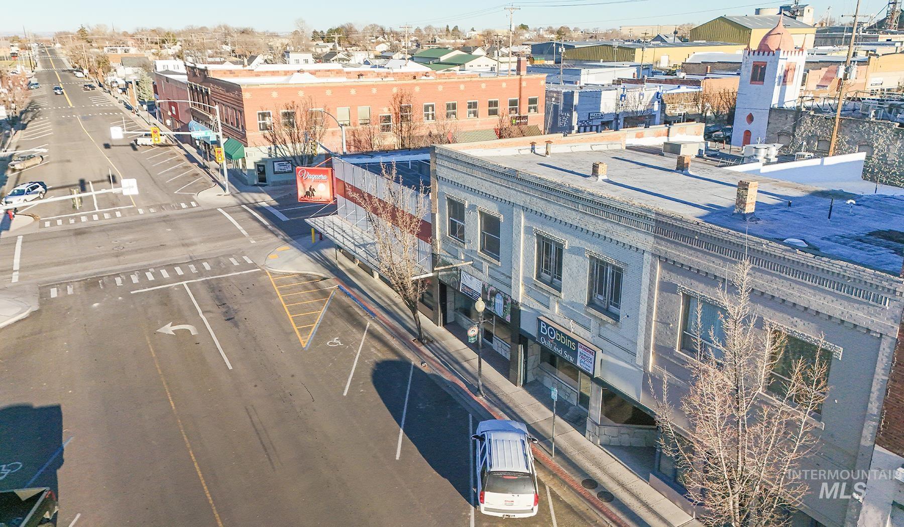 1005 & 1007 Main St, Buhl, Idaho 83316-1627, 3 Bedrooms, 16 Rooms, Business/Commercial For Sale, Price $439,900,MLS 98971129