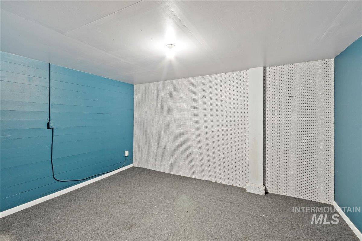 1005 & 1007 Main St, Buhl, Idaho 83316-1627, 3 Bedrooms, 16 Rooms, Business/Commercial For Sale, Price $439,900,MLS 98971129