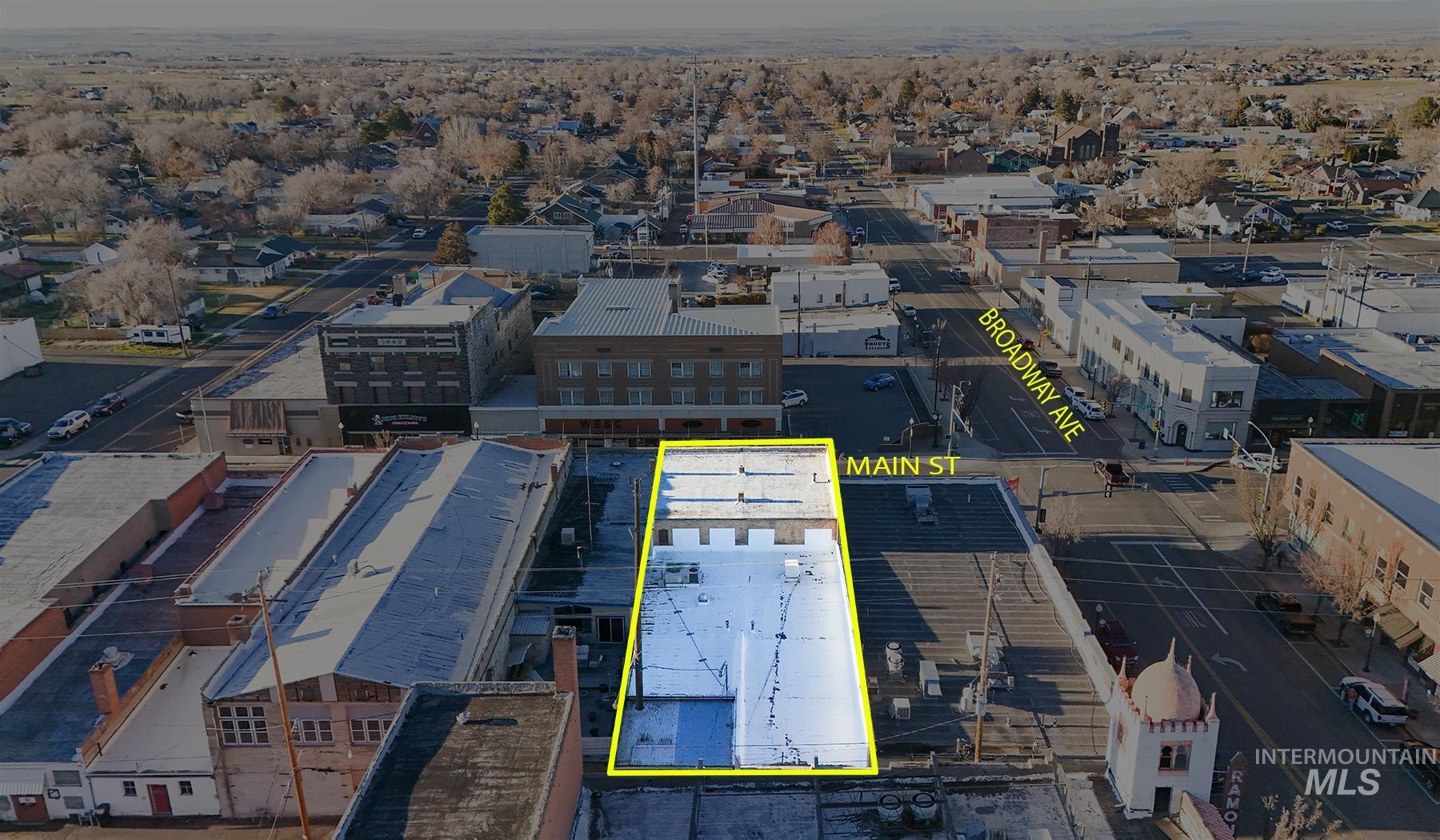 1005 & 1007 Main St, Buhl, Idaho 83316-1627, 3 Bedrooms, 16 Rooms, Business/Commercial For Sale, Price $439,900,MLS 98971129