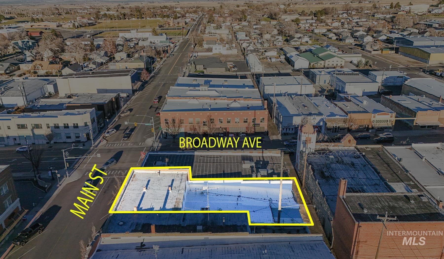 1005 & 1007 Main St, Buhl, Idaho 83316-1627, 3 Bedrooms, 16 Rooms, Business/Commercial For Sale, Price $439,900,MLS 98971129