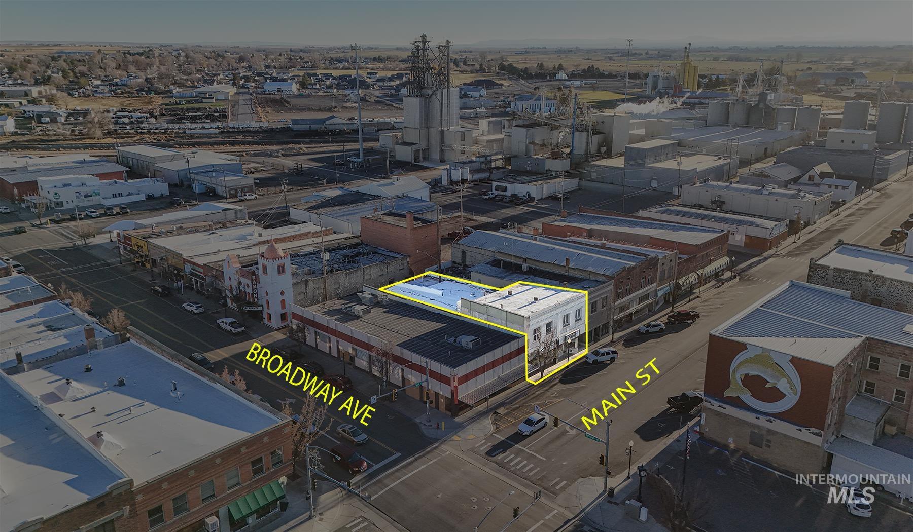 1005 & 1007 Main St, Buhl, Idaho 83316-1627, 3 Bedrooms, 16 Rooms, Business/Commercial For Sale, Price $439,900,MLS 98971129