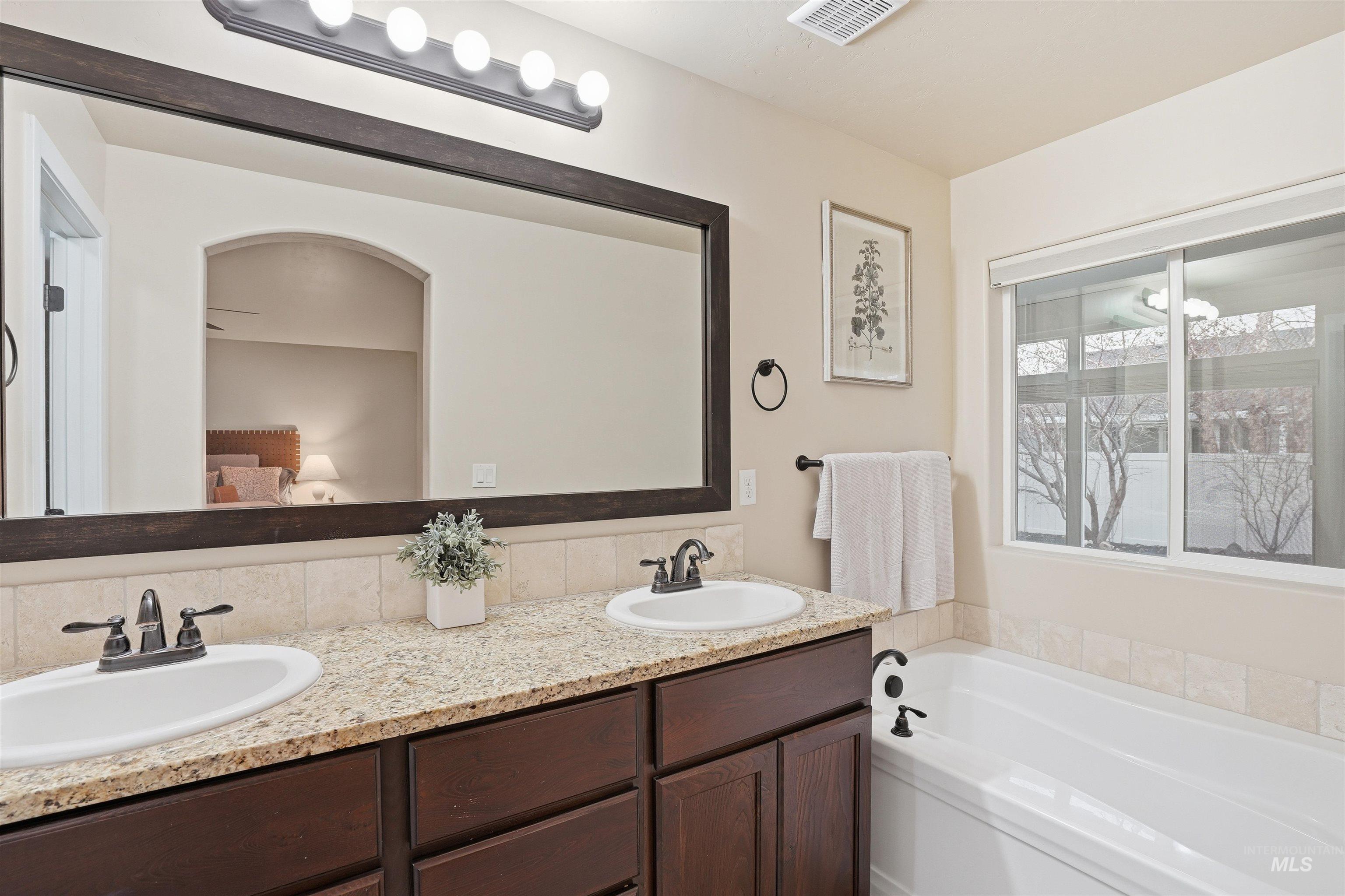 5697 W Combermere Dr, Eagle, Idaho 83616-4983, 3 Bedrooms, 2 Bathrooms, Residential For Sale, Price $625,000,MLS 98971137