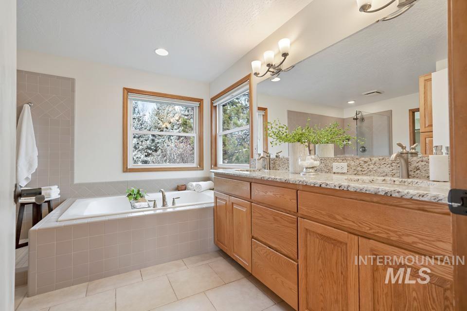 2231 N Parkforest Way, Eagle, Idaho 83616, 4 Bedrooms, 2.5 Bathrooms, Residential For Sale, Price $1,050,000,MLS 98971138