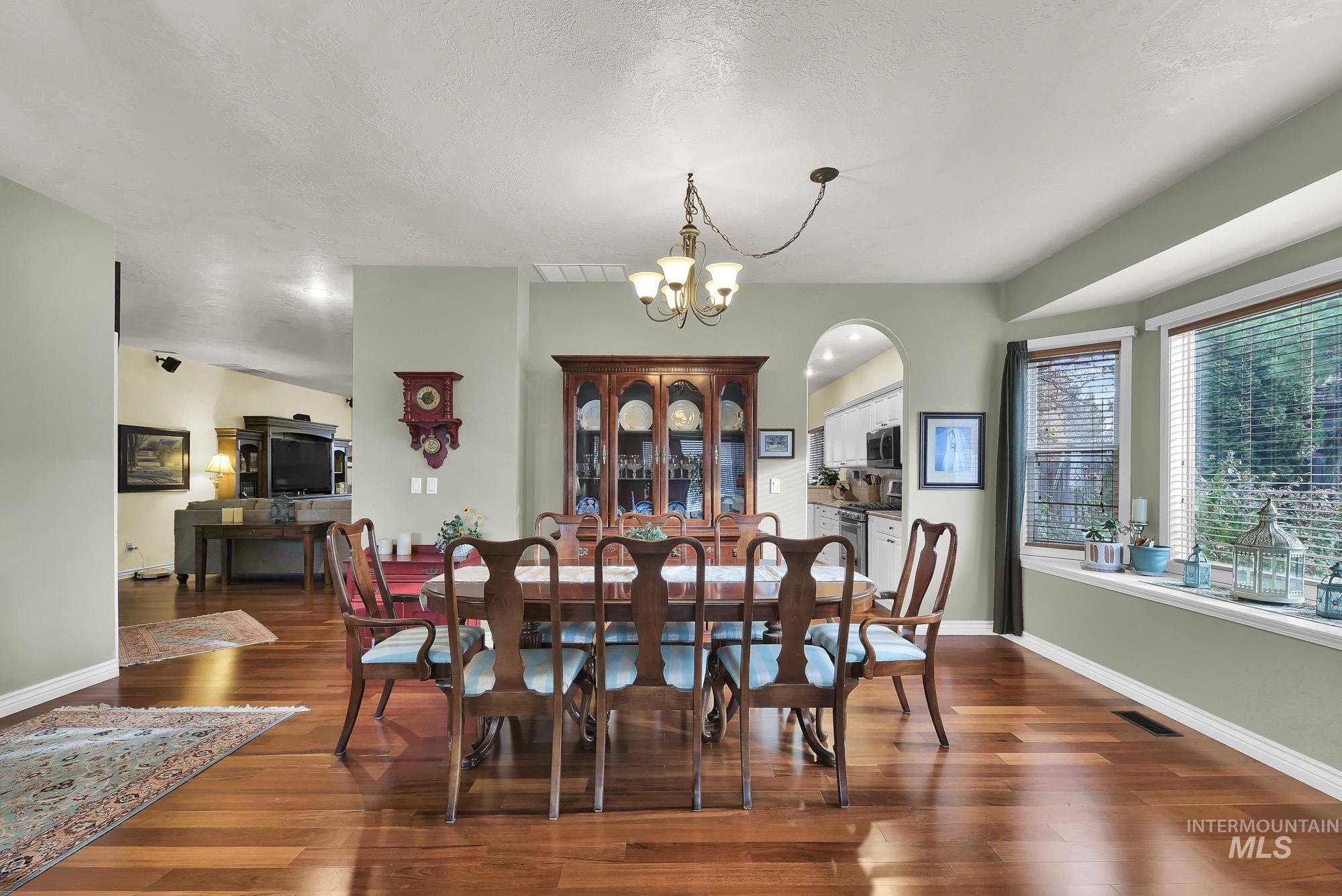 2024 SE 3rd Way, Meridian, Idaho 83642, 3 Bedrooms, 2 Bathrooms, Residential For Sale, Price $675,000, 98971141