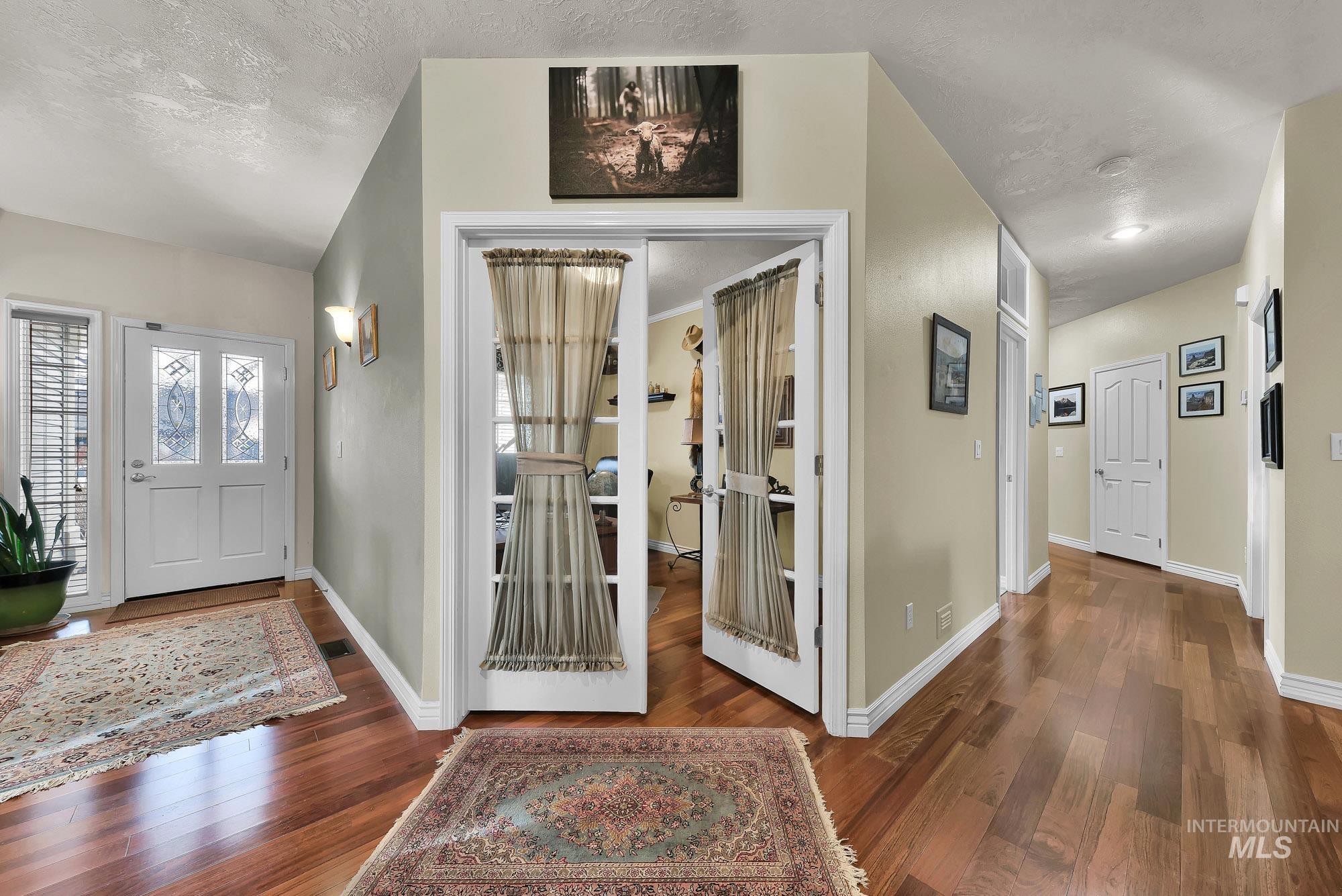 2024 SE 3rd Way, Meridian, Idaho 83642, 3 Bedrooms, 2 Bathrooms, Residential For Sale, Price $675,000, 98971141