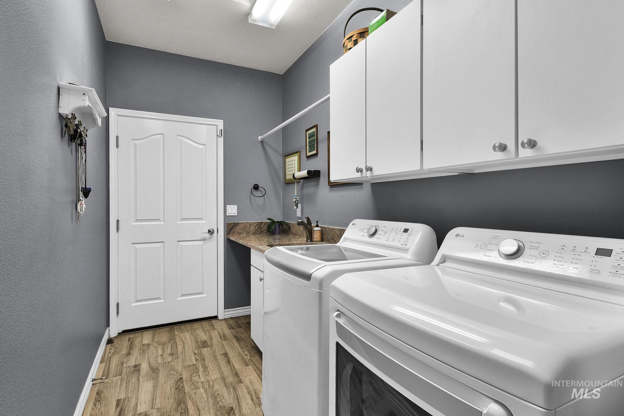 2024 SE 3rd Way, Meridian, Idaho 83642, 3 Bedrooms, 2 Bathrooms, Residential For Sale, Price $675,000, 98971141