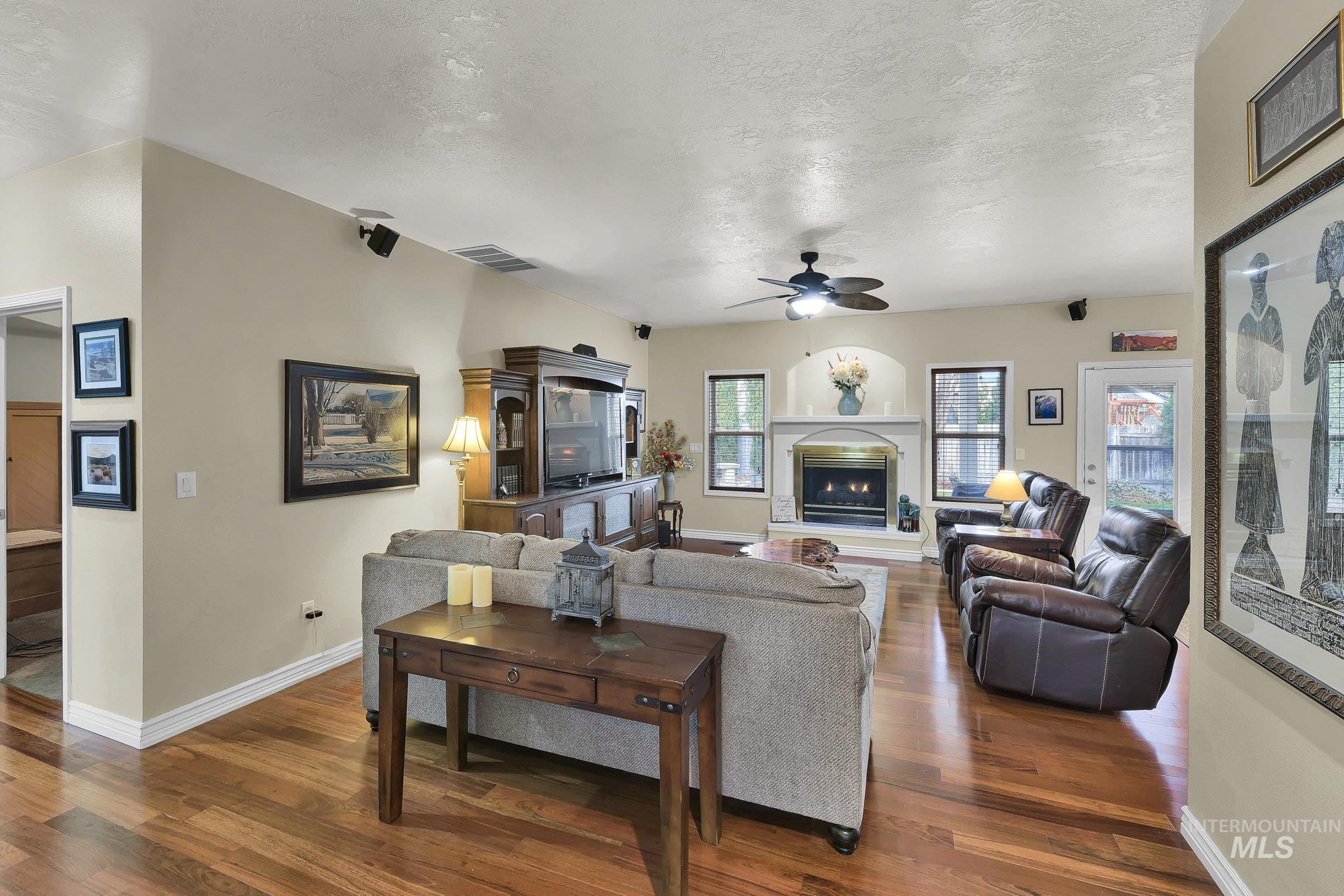 2024 SE 3rd Way, Meridian, Idaho 83642, 3 Bedrooms, 2 Bathrooms, Residential For Sale, Price $675,000, 98971141