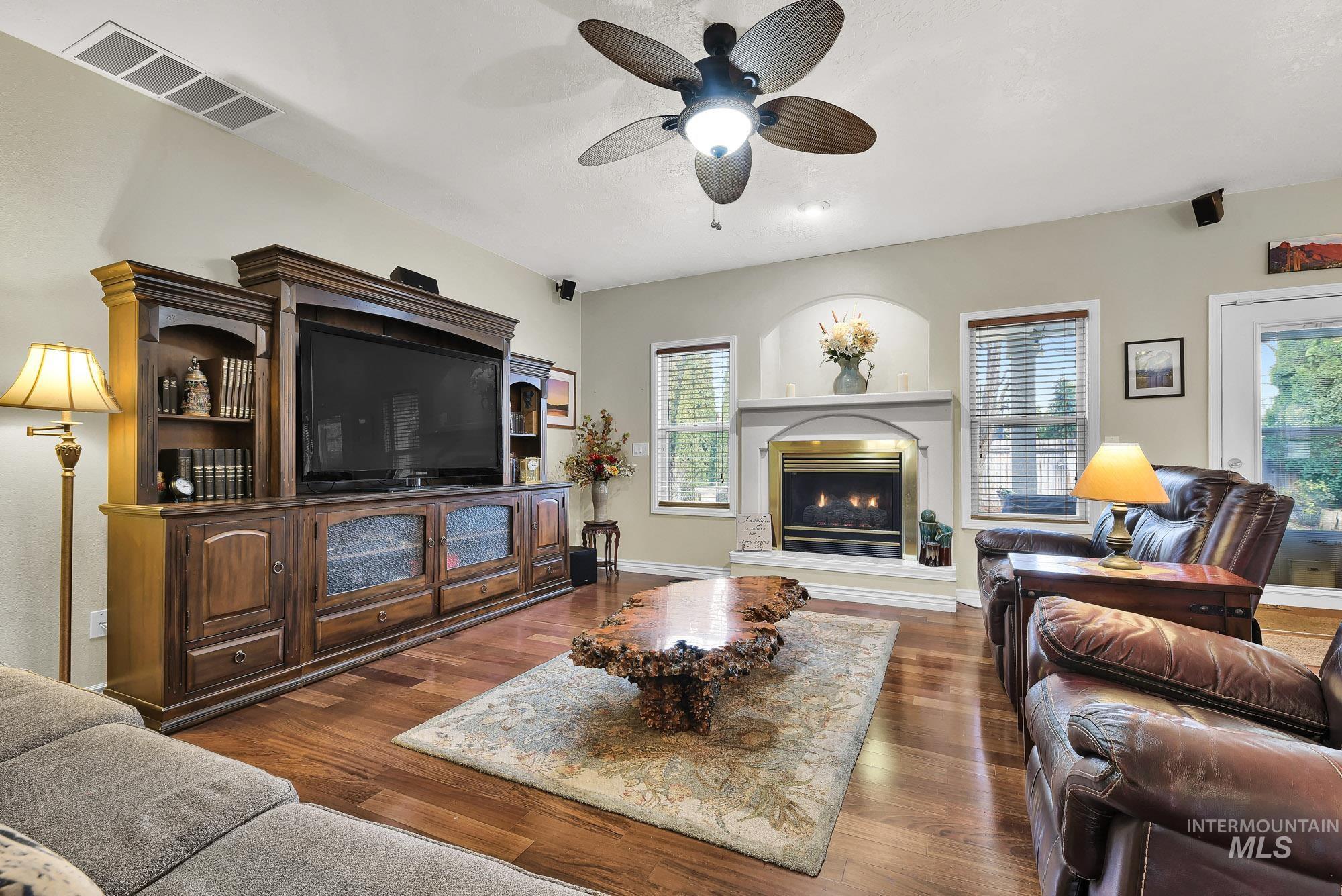 2024 SE 3rd Way, Meridian, Idaho 83642, 3 Bedrooms, 2 Bathrooms, Residential For Sale, Price $675,000, 98971141