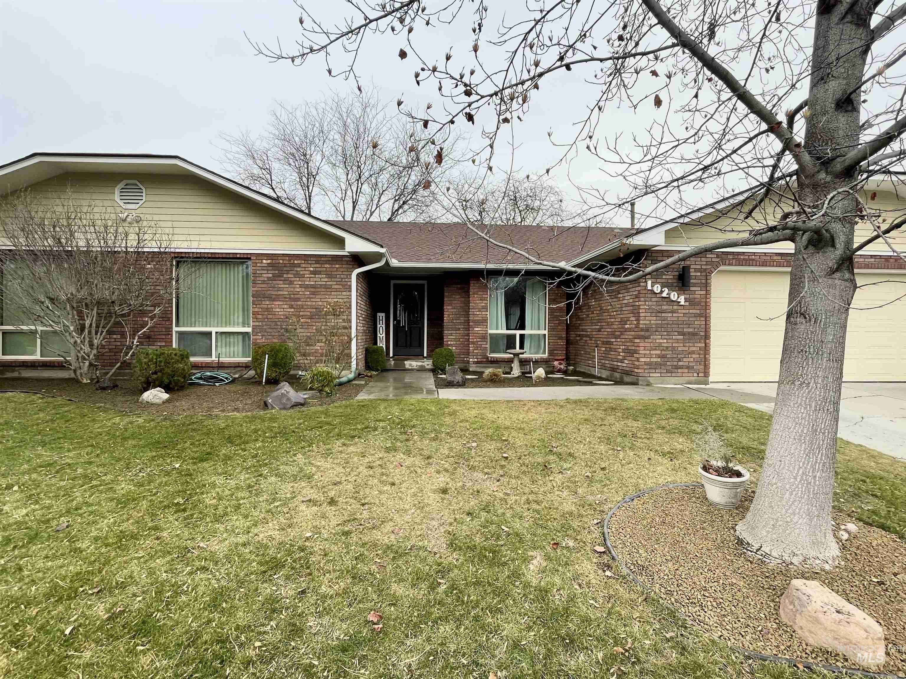 10204 W Edna St, Boise, Idaho 83704, 3 Bedrooms, 2 Bathrooms, Residential For Sale, Price $579,900, 98971142