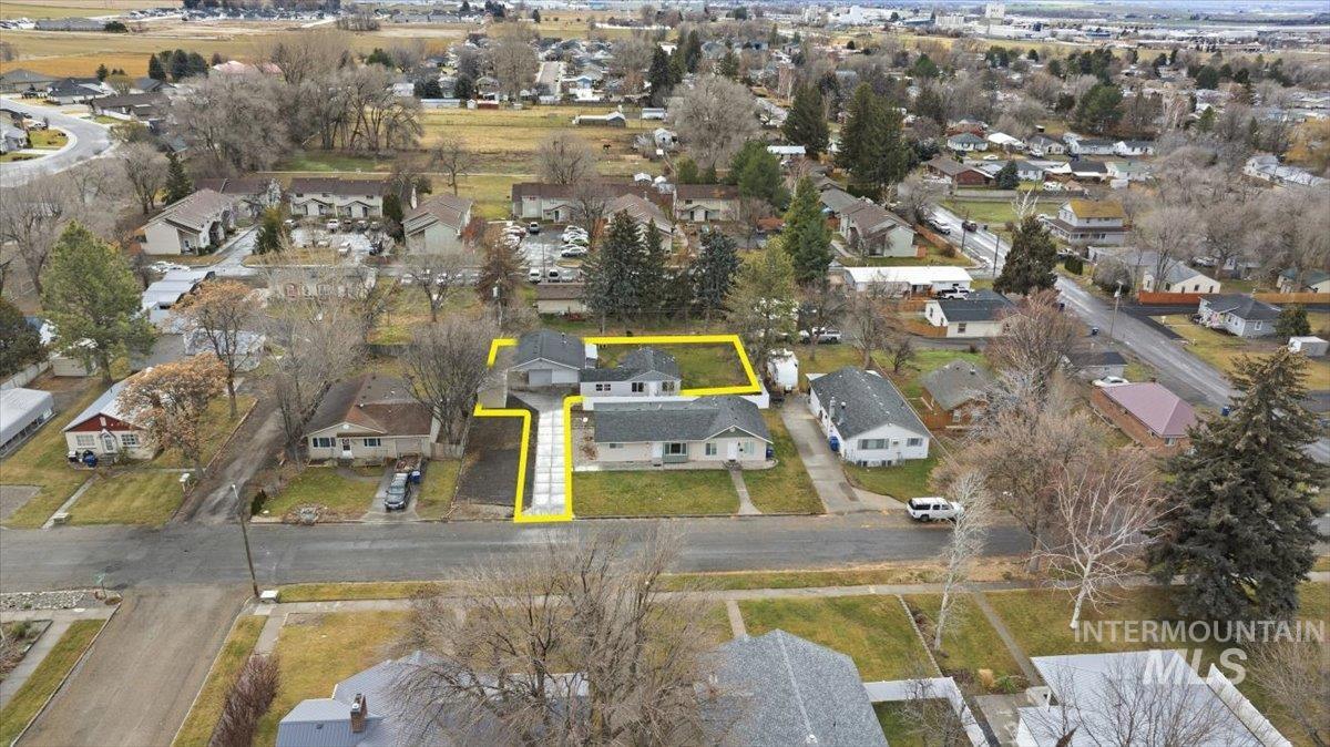 711 E Ave D, Jerome, Idaho 83338, 2 Bedrooms, 1 Bathroom, Residential For Sale, Price $320,000, 98971144