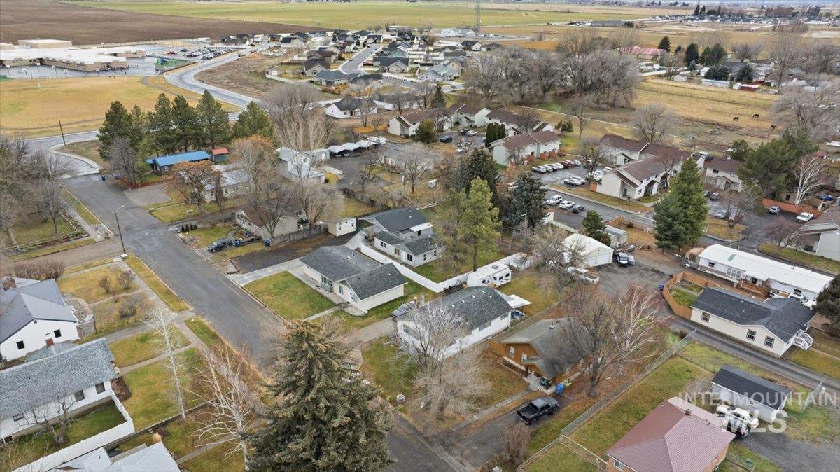 711 E Ave D, Jerome, Idaho 83338, 2 Bedrooms, 1 Bathroom, Residential For Sale, Price $320,000, 98971144