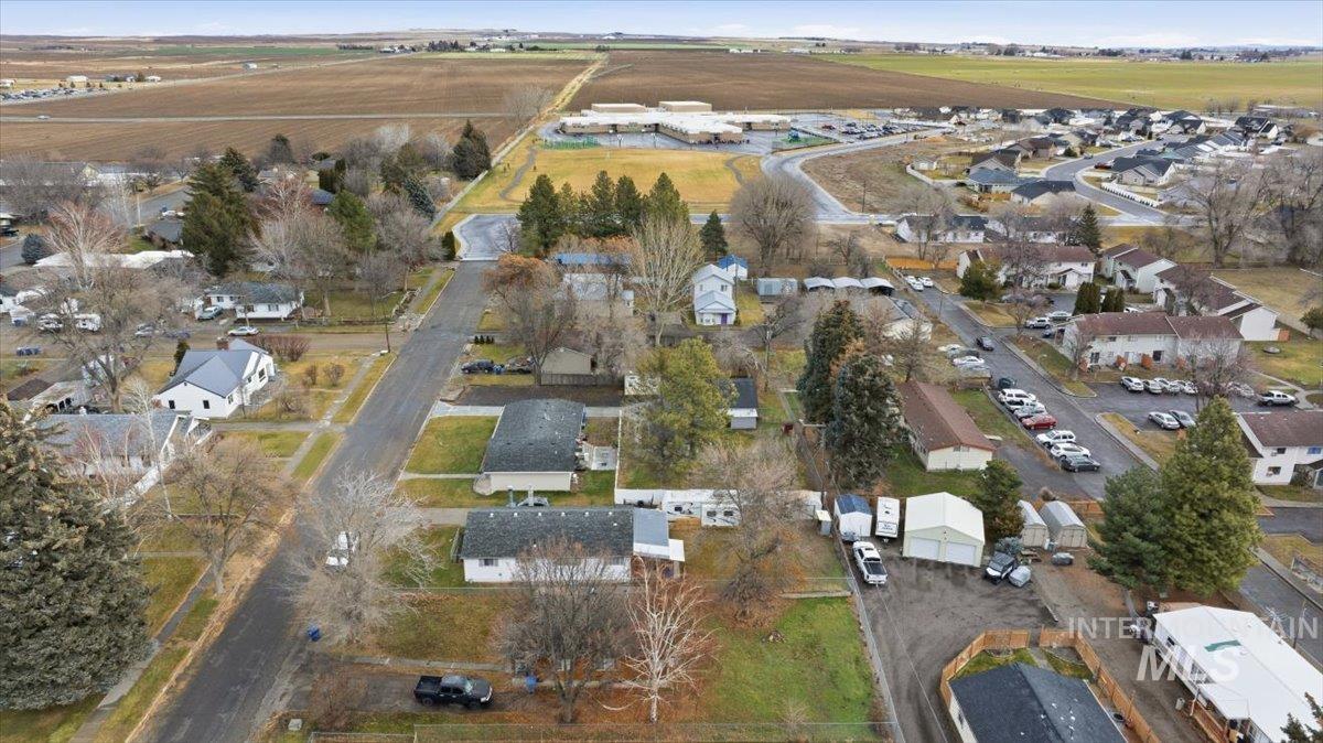 711 E Ave D, Jerome, Idaho 83338, 2 Bedrooms, 1 Bathroom, Residential For Sale, Price $320,000, 98971144