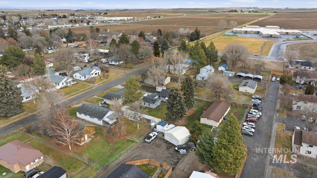 711 E Ave D, Jerome, Idaho 83338, 2 Bedrooms, 1 Bathroom, Residential For Sale, Price $320,000, 98971144