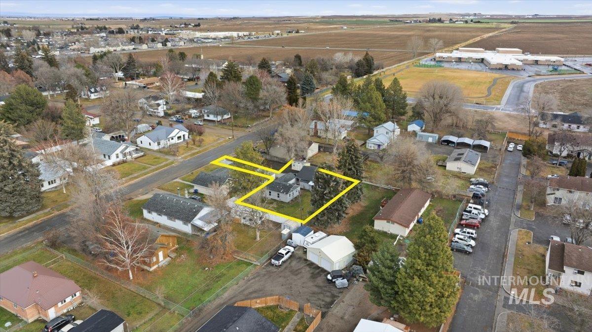 711 E Ave D, Jerome, Idaho 83338, 2 Bedrooms, 1 Bathroom, Residential For Sale, Price $320,000, 98971144