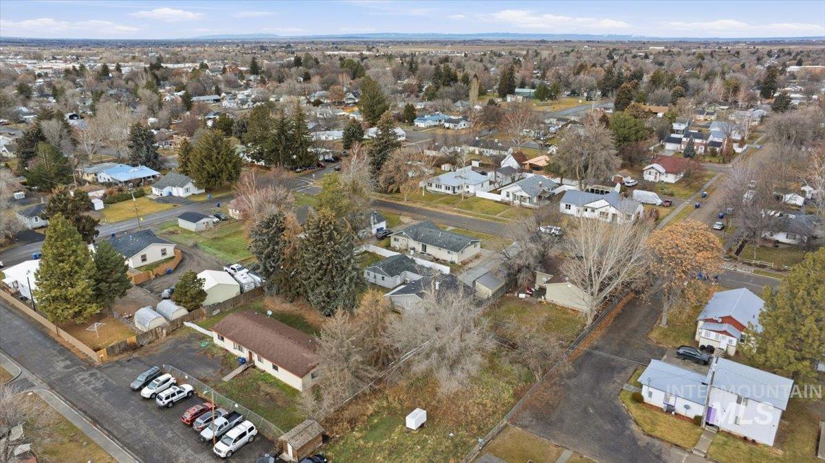 711 E Ave D, Jerome, Idaho 83338, 2 Bedrooms, 1 Bathroom, Residential For Sale, Price $320,000, 98971144