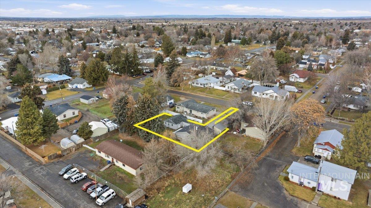 711 E Ave D, Jerome, Idaho 83338, 2 Bedrooms, 1 Bathroom, Residential For Sale, Price $320,000, 98971144